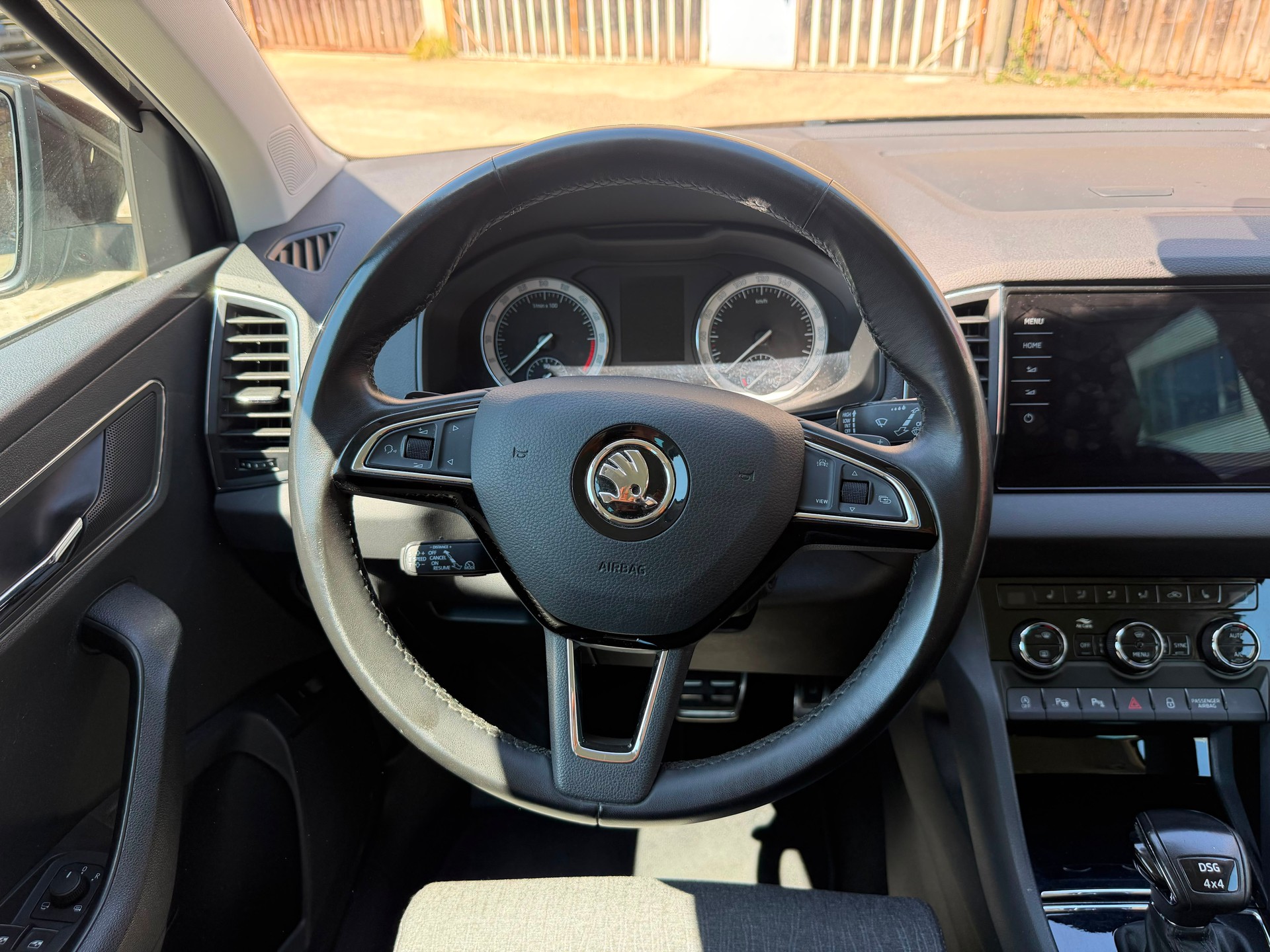 SKODA Karoq 2.0 TDI CR Style 4x4 DSG-image-10