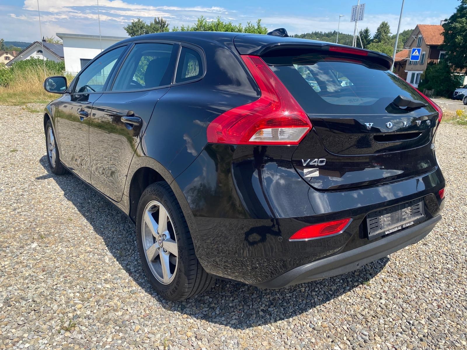 VOLVO V40 D2 Momentum-image-5