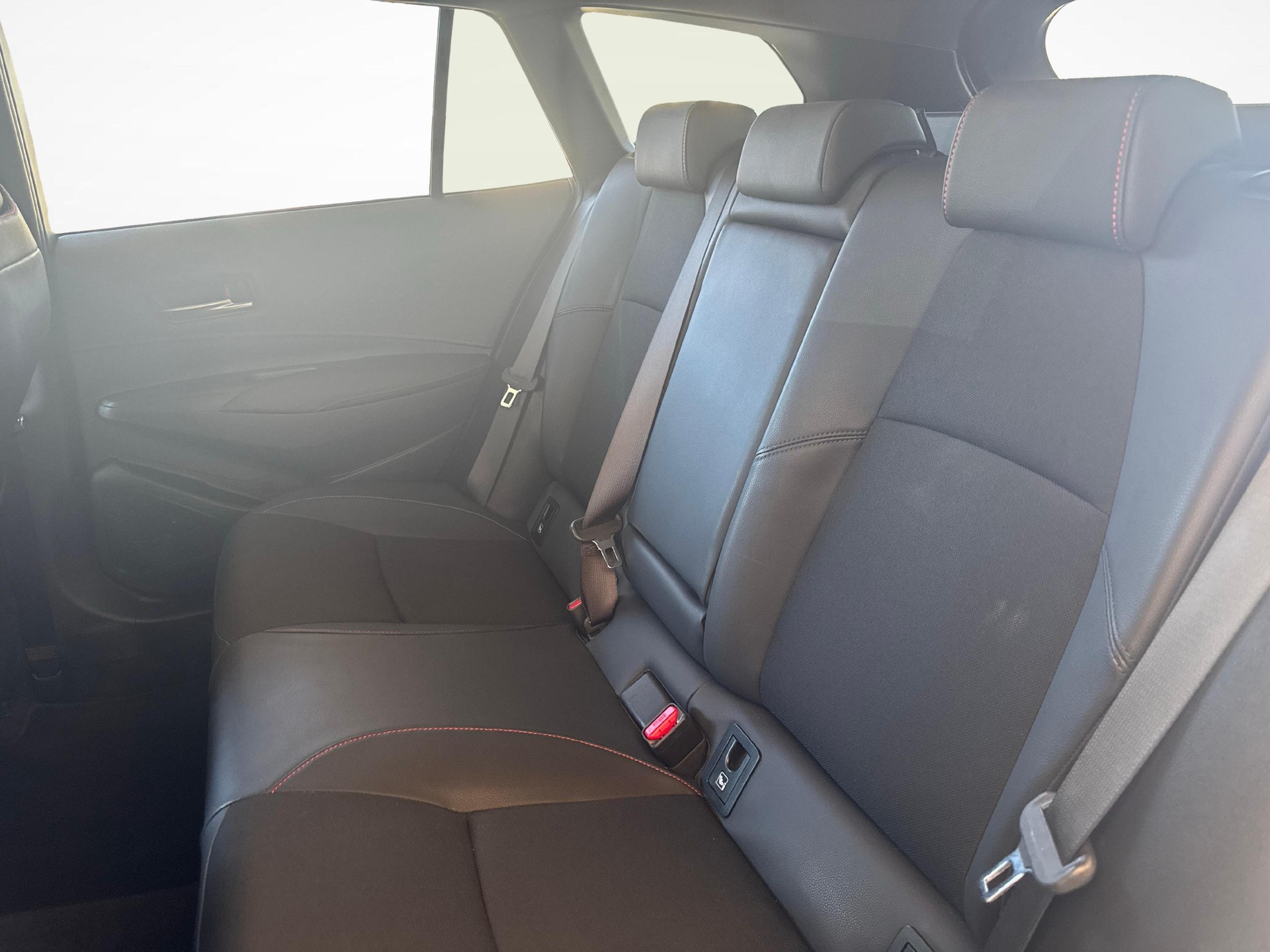 TOYOTA Corolla Touring Sports 2.0 HSD GR Sport / ab 3,99% Leasing bei Abschluss einer Protect Autoversicherung-image-10