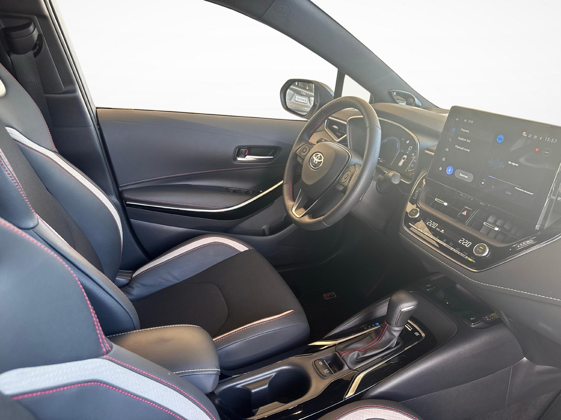 TOYOTA Corolla Touring Sports 2.0 HSD GR Sport / ab 3,99% Leasing bei Abschluss einer Protect Autoversicherung-image-9