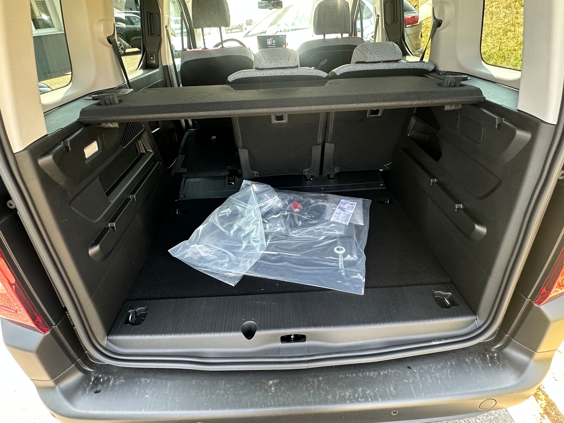 CITROEN Berlingo 1.5 BlueHDi 130 M Berlingo 30 EAT8-image-5
