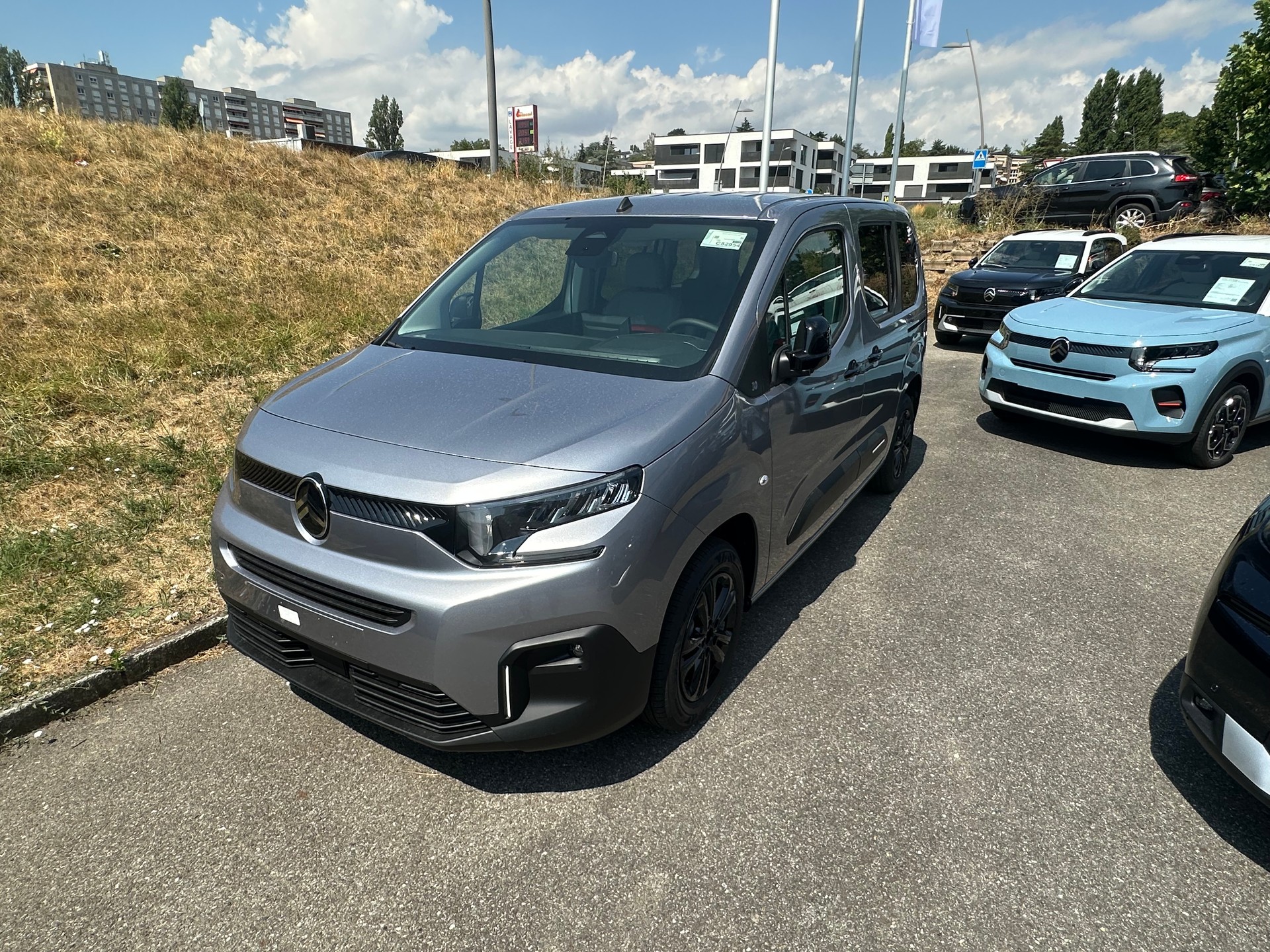 CITROEN Berlingo 1.5 BlueHDi 130 M Berlingo 30 EAT8-image-0