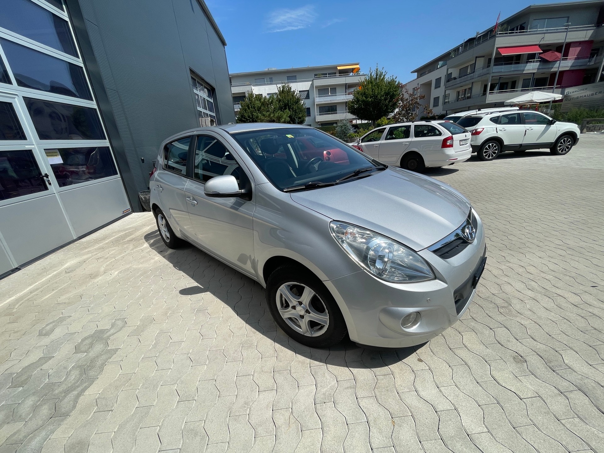 HYUNDAI i20 1.6 Premium-image-4