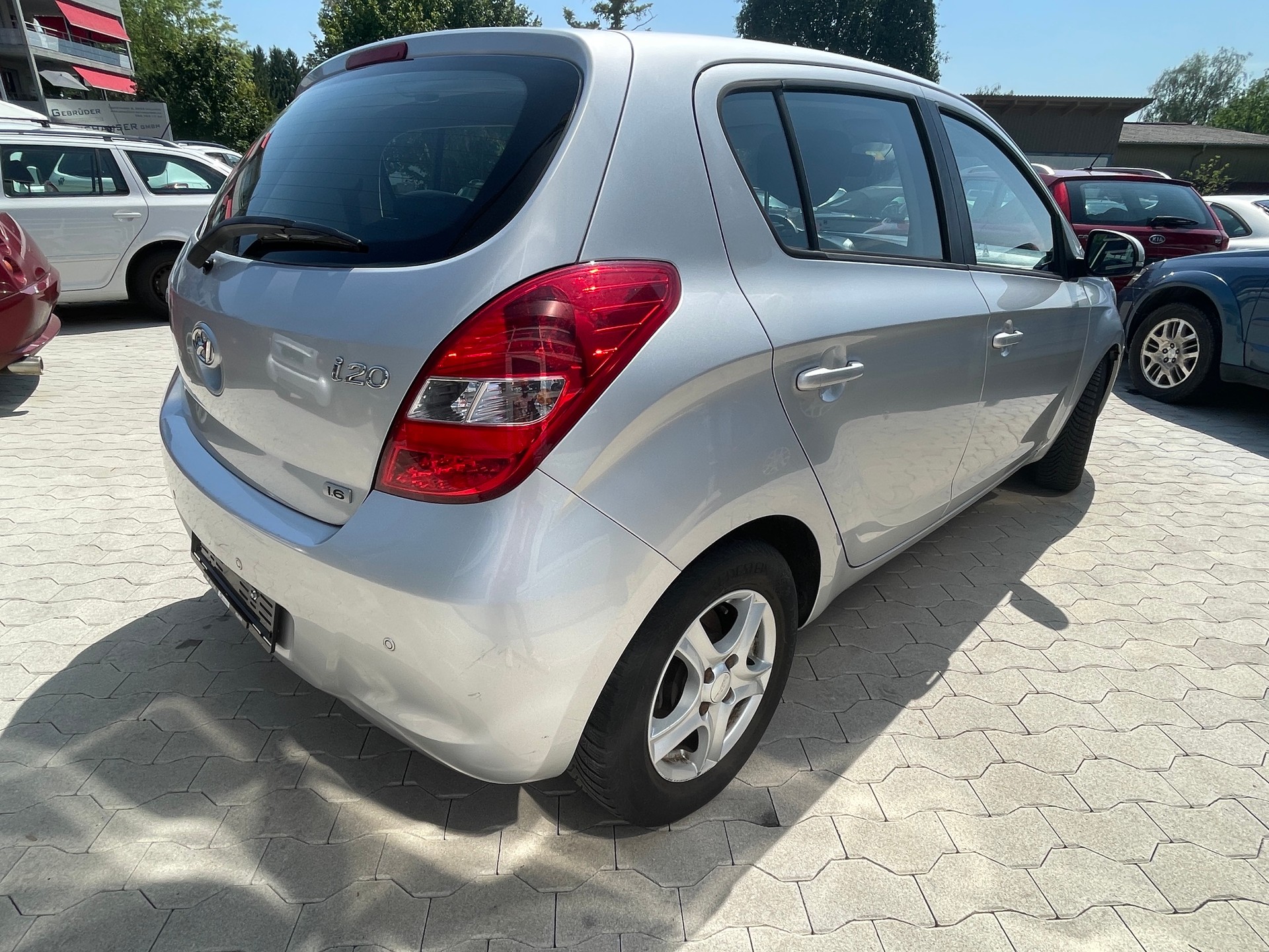 HYUNDAI i20 1.6 Premium-image-5