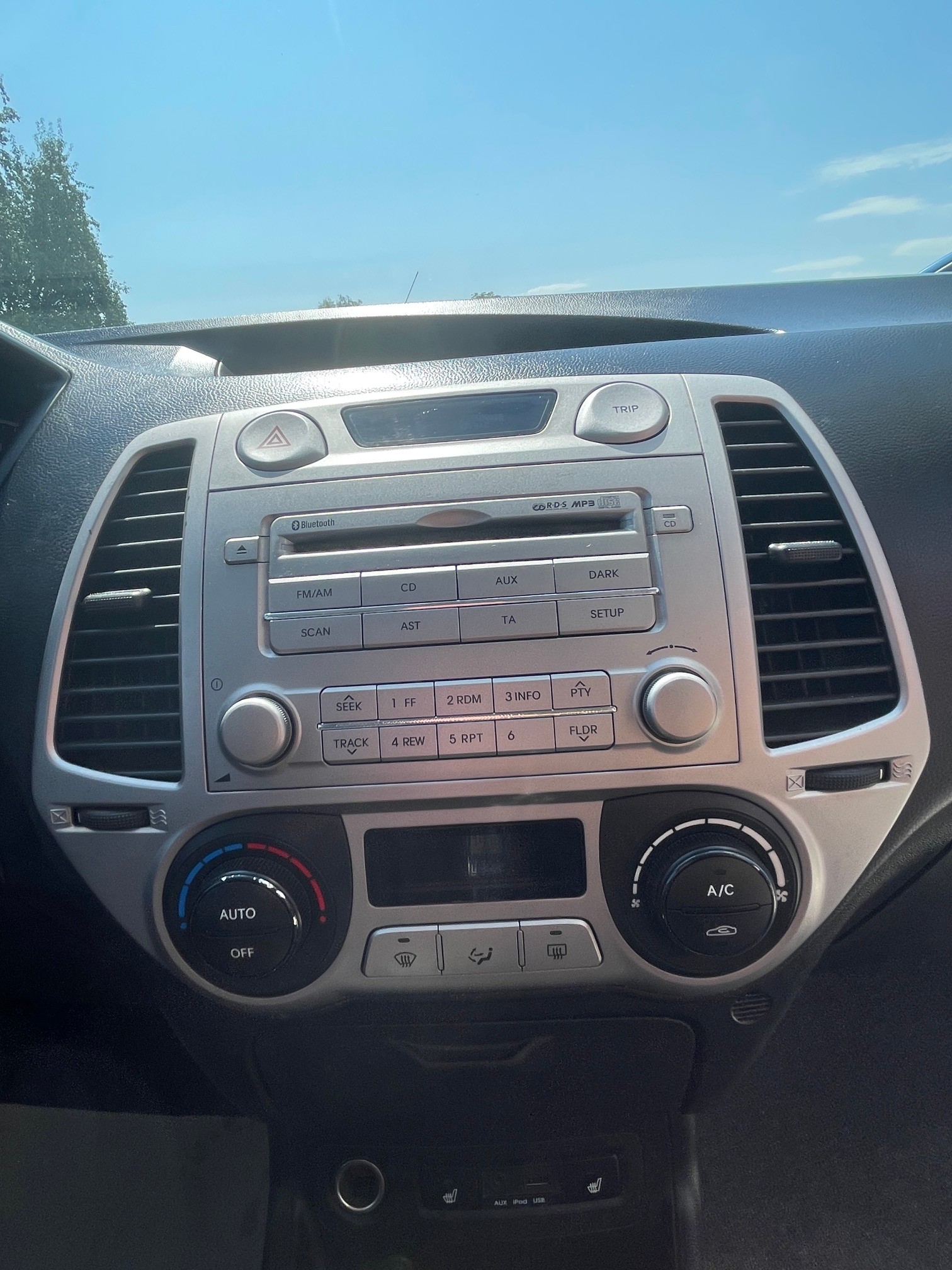 HYUNDAI i20 1.6 Premium-image-7