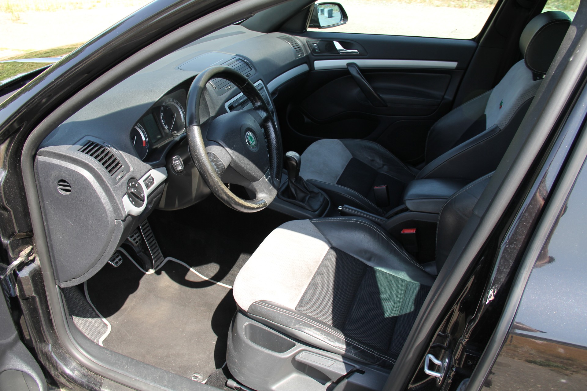 SKODA Octavia 2.0 TFSI RS-image-6