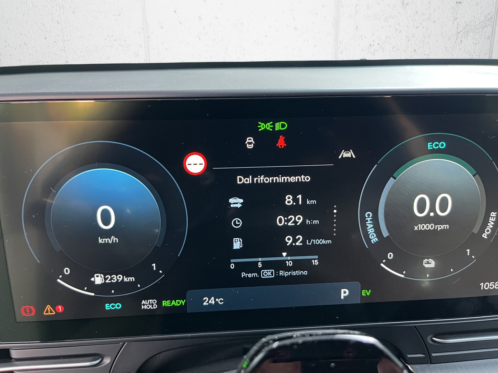 HYUNDAI Kona 1.6 GDi HEV Amplia DCT-image-9