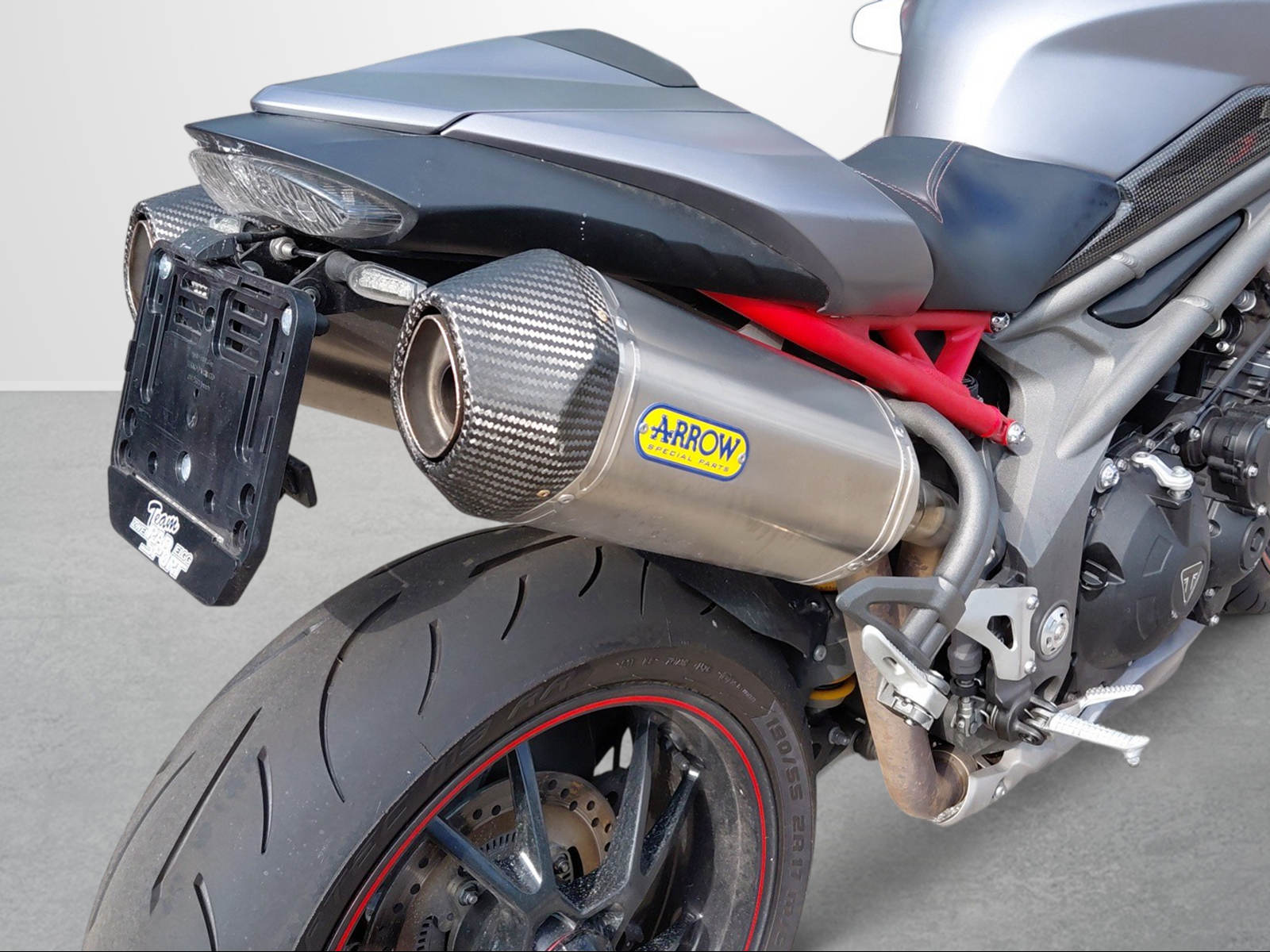 TRIUMPH Speed Triple R 1050 ABS-image-7