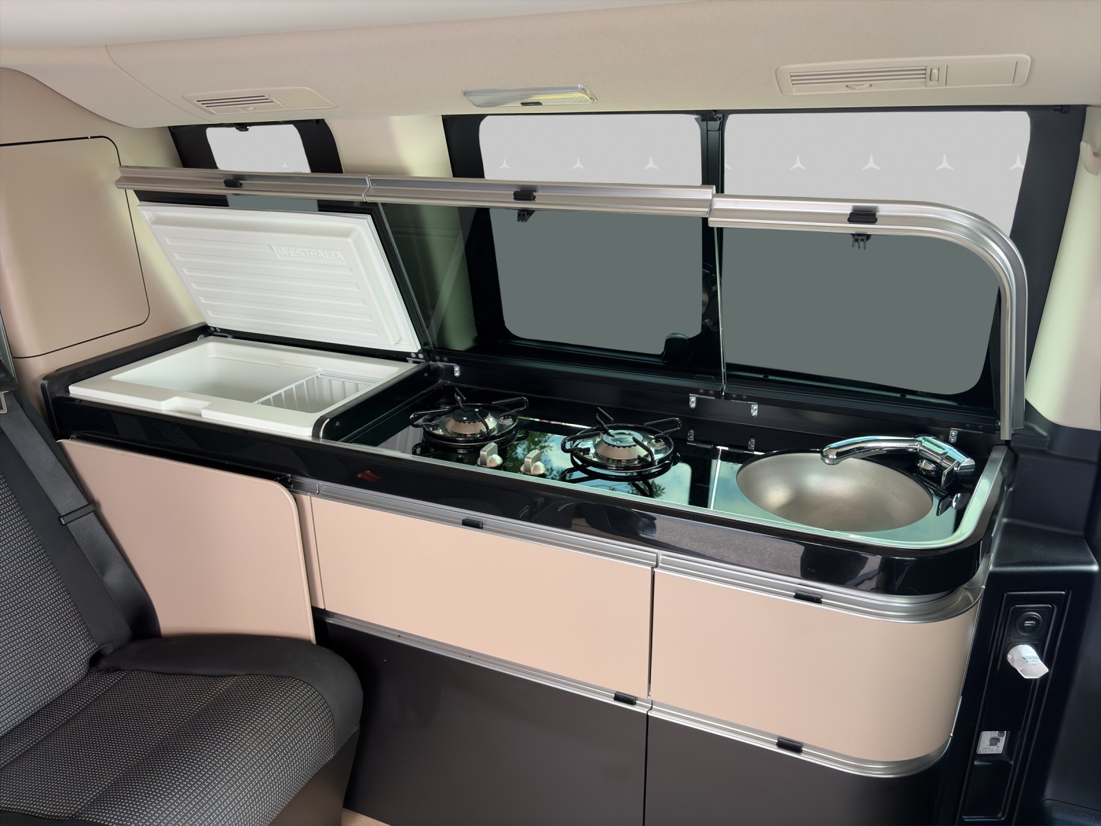MERCEDES-BENZ Marco Polo 250 d Automat-image-11