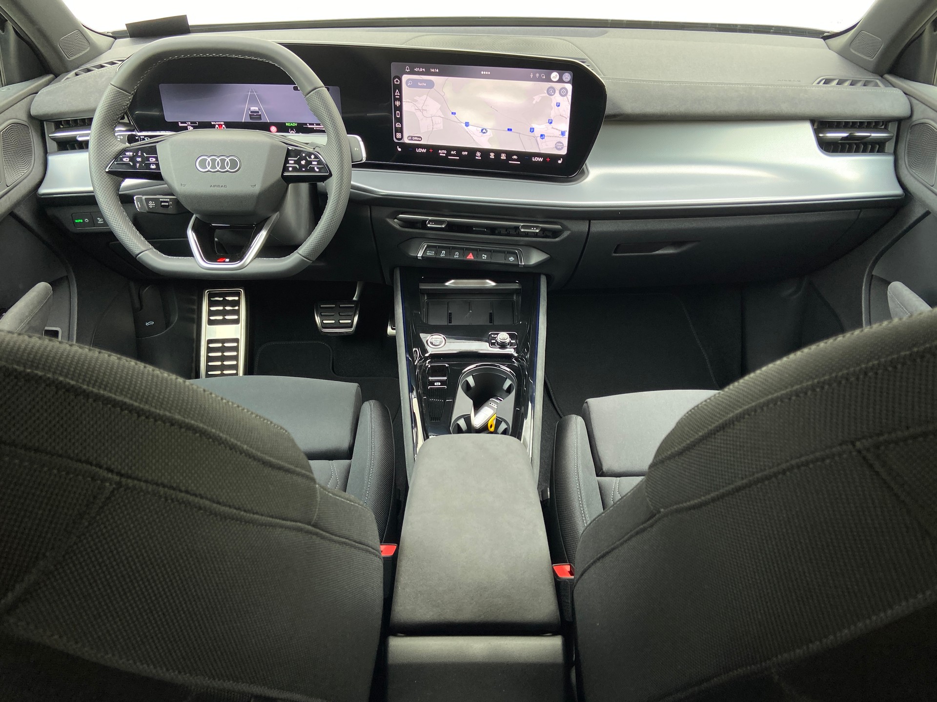 AUDI Q3 SUV TFSI quattro 204PS S-Line S tronic-image-4