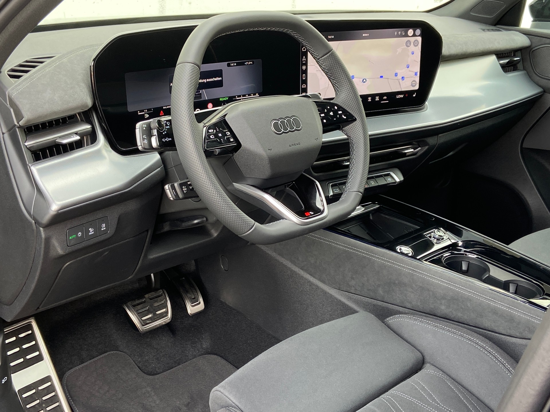AUDI Q3 SUV TFSI quattro 204PS S-Line S tronic-image-5