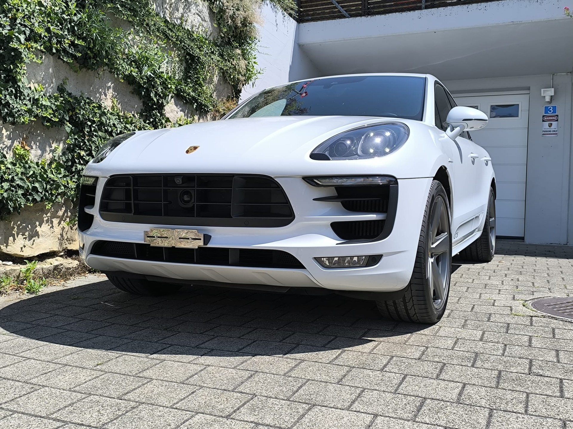 PORSCHE Macan 3.0 V6 GTS-image-1