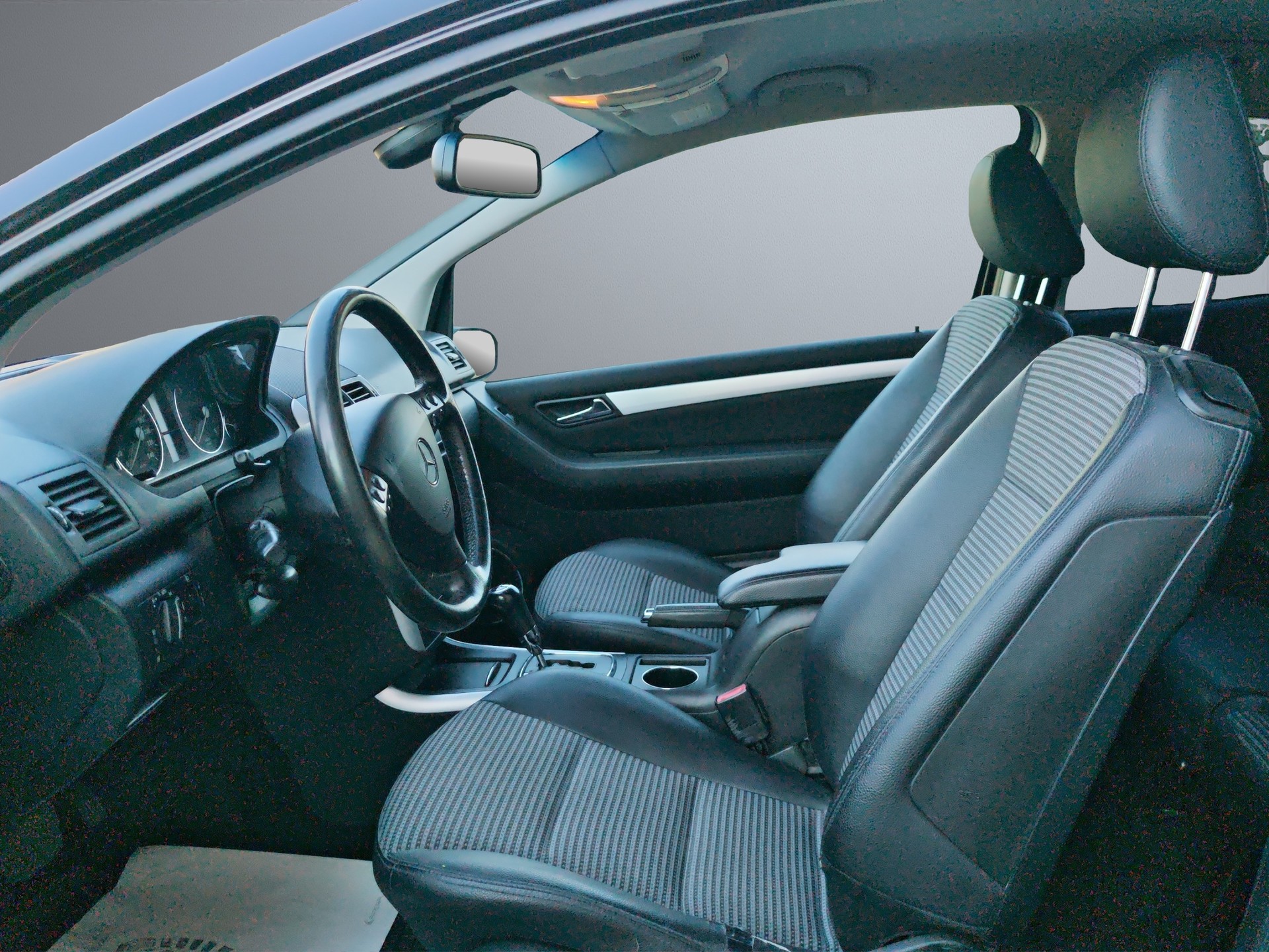 MERCEDES-BENZ A 200 CDI Elégance Autotronic-image-9