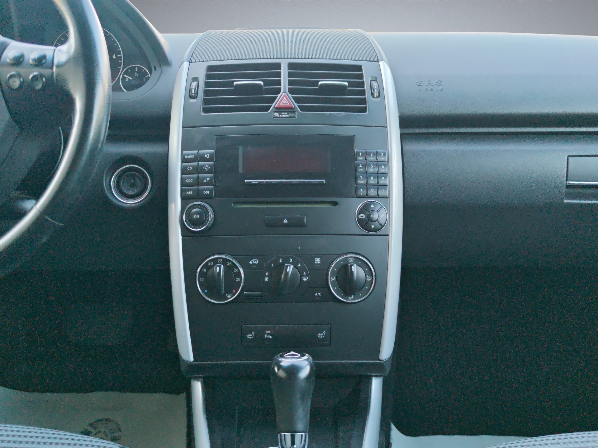 MERCEDES-BENZ A 200 CDI Elégance Autotronic-image-15