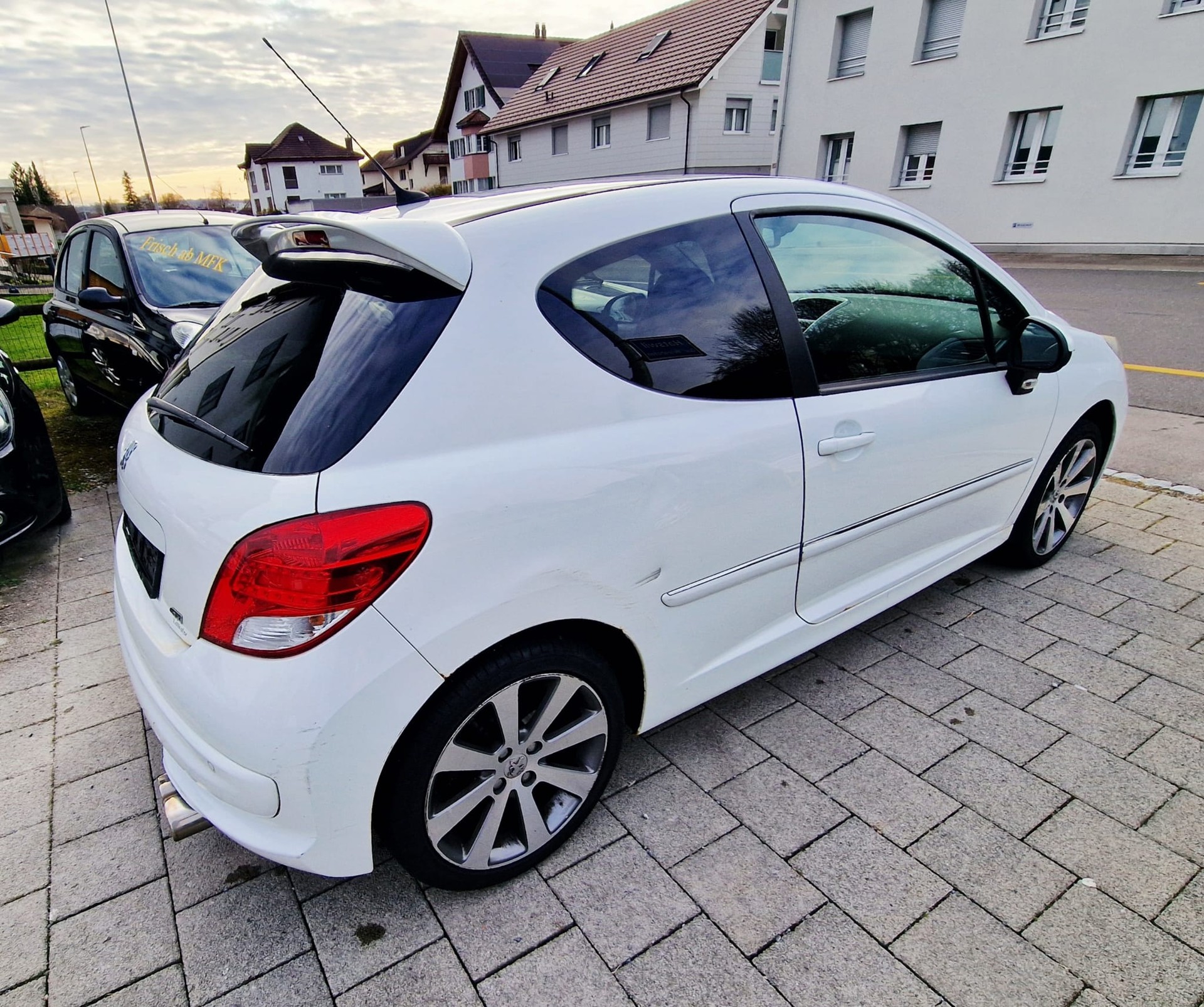 PEUGEOT 207 1.6 16V Turbo GTi-image-5