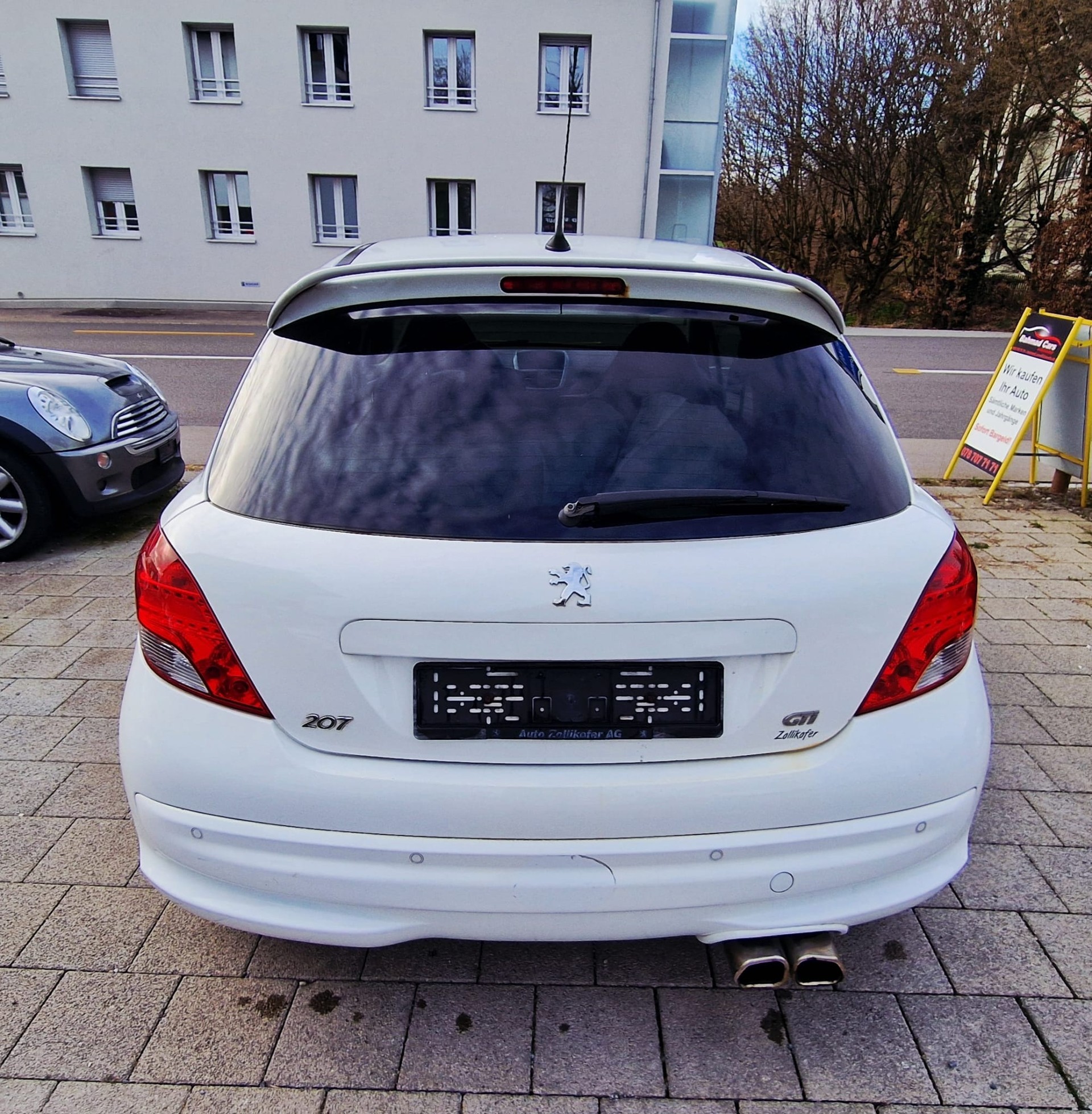 PEUGEOT 207 1.6 16V Turbo GTi-image-4