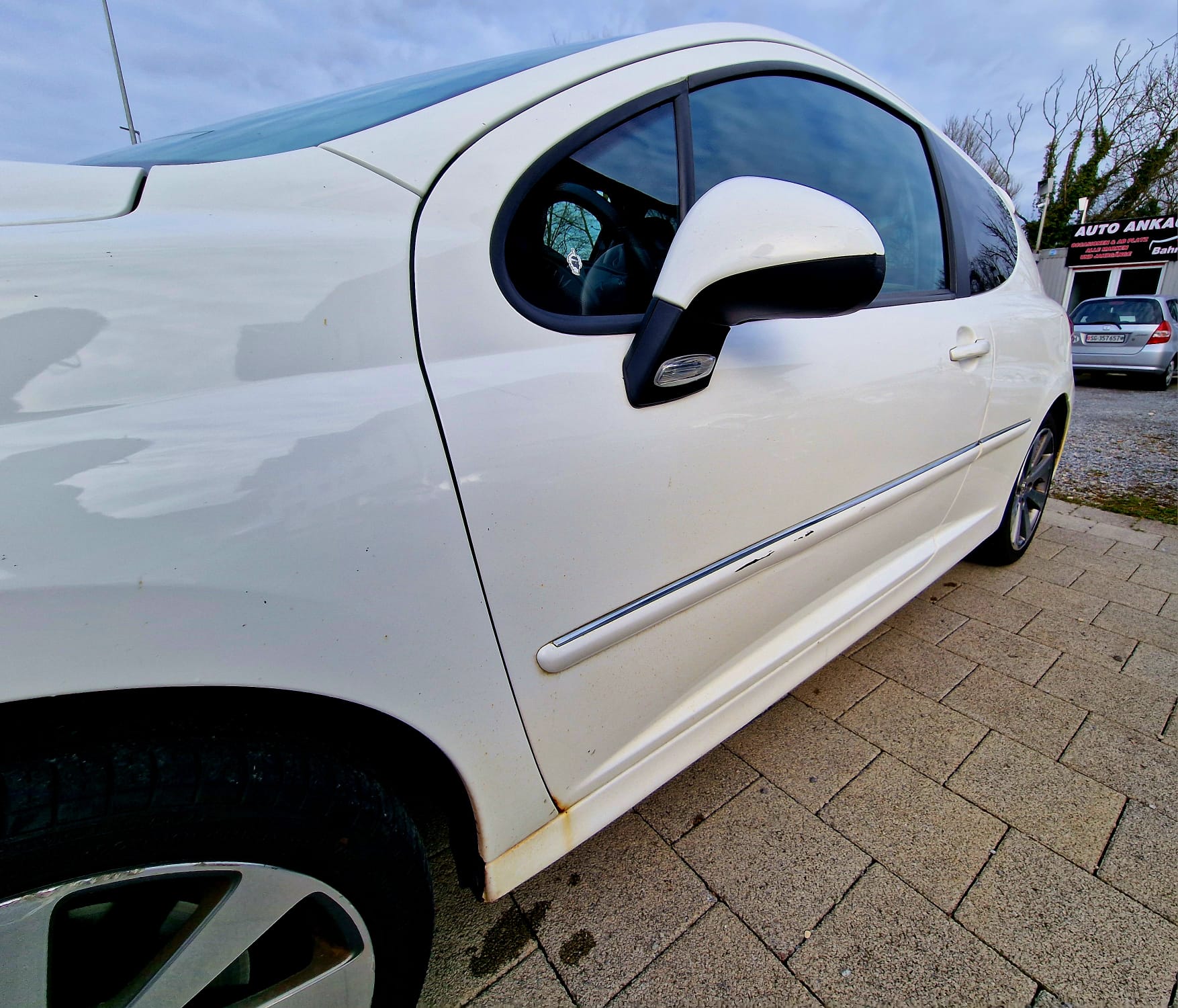 PEUGEOT 207 1.6 16V Turbo GTi-image-13