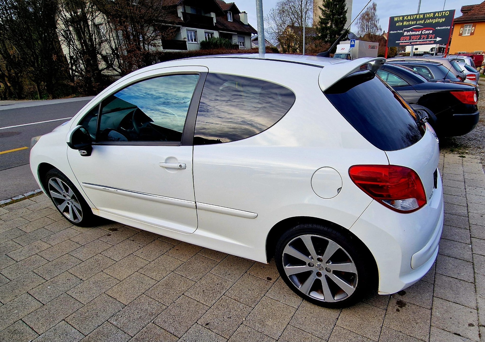 PEUGEOT 207 1.6 16V Turbo GTi-image-6