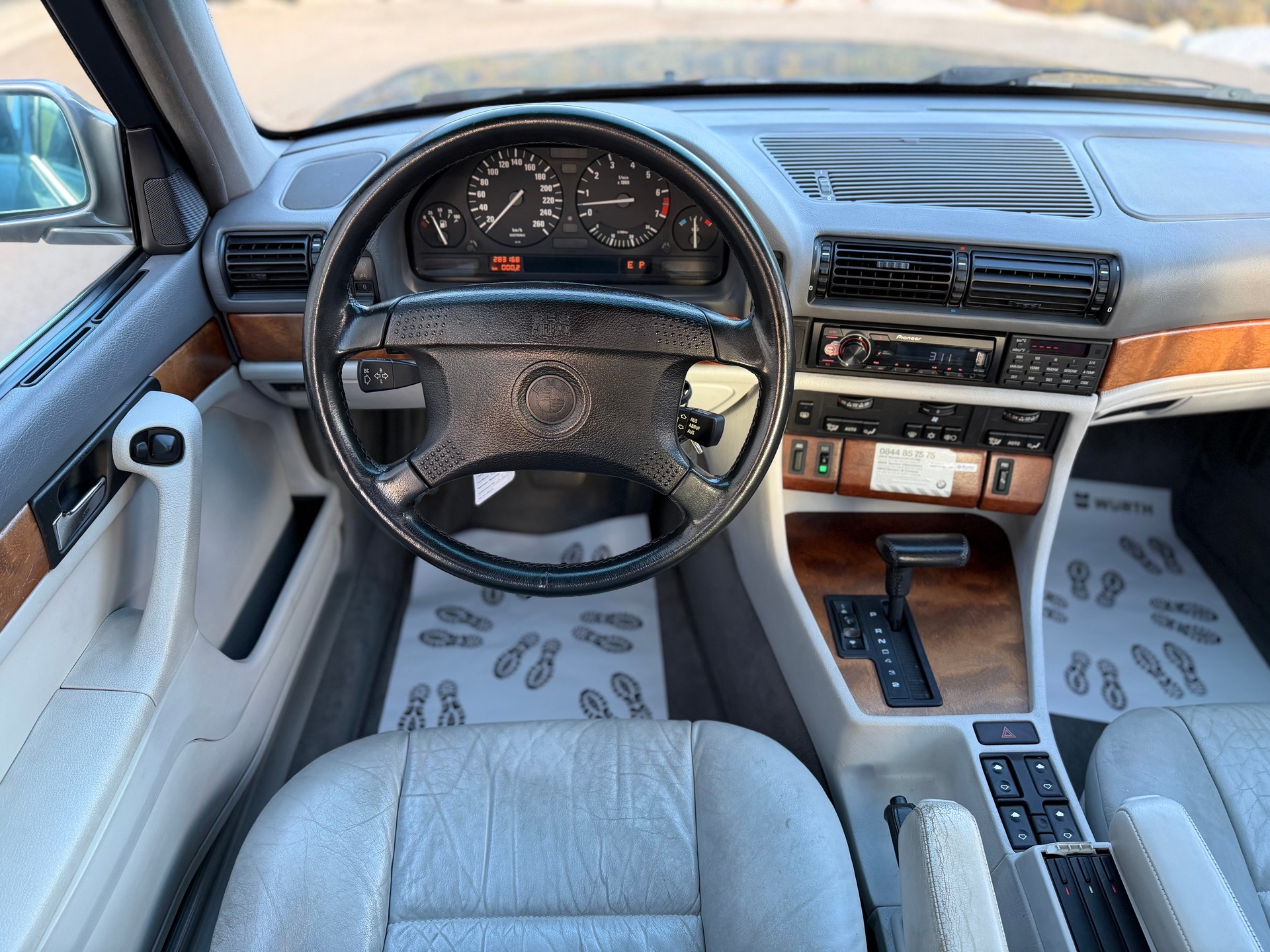BMW 740iL V8-image-6
