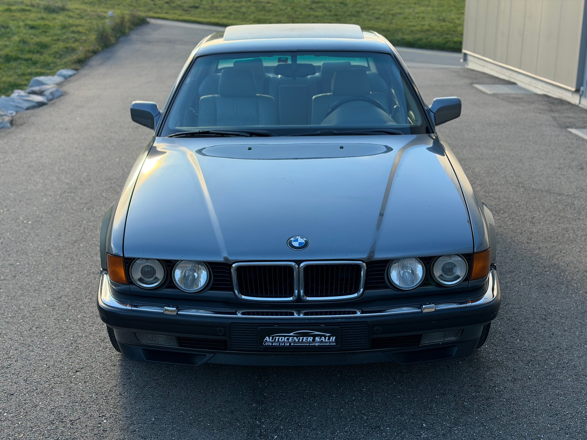 BMW 740iL V8-image-1