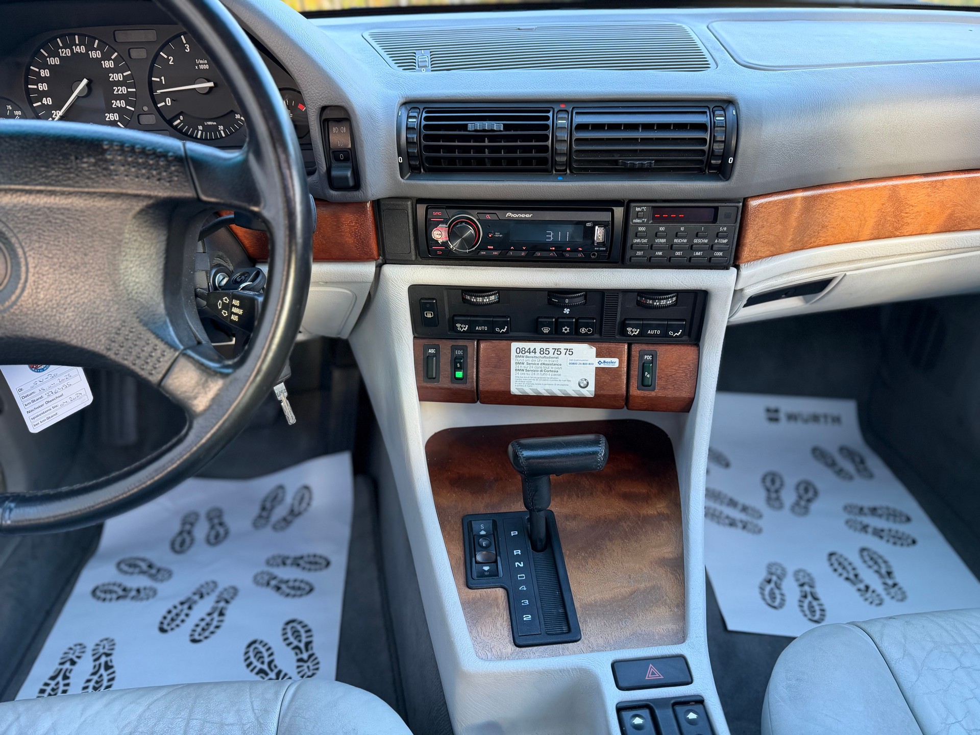 BMW 740iL V8-image-8