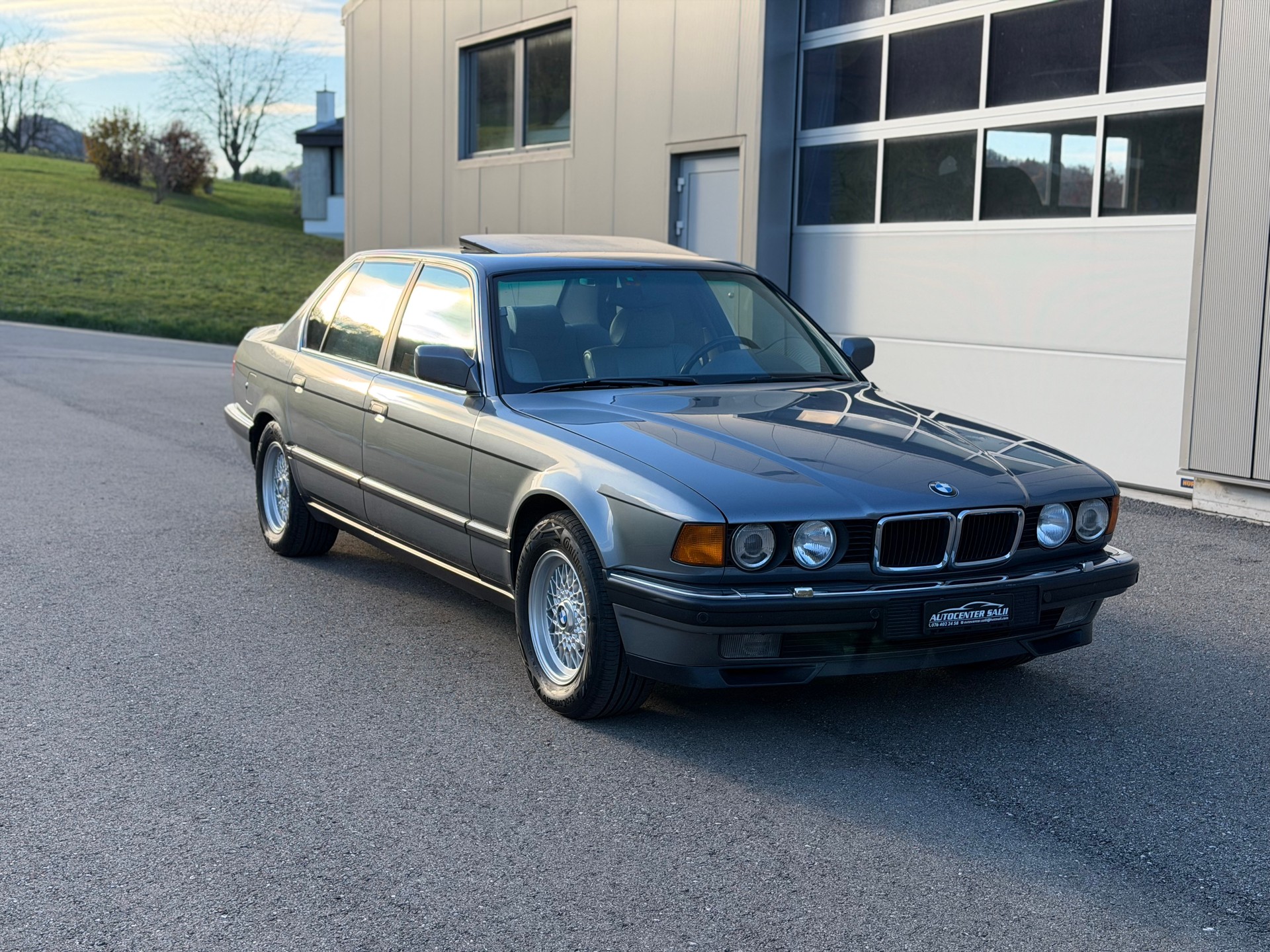 BMW 740iL V8-image-2