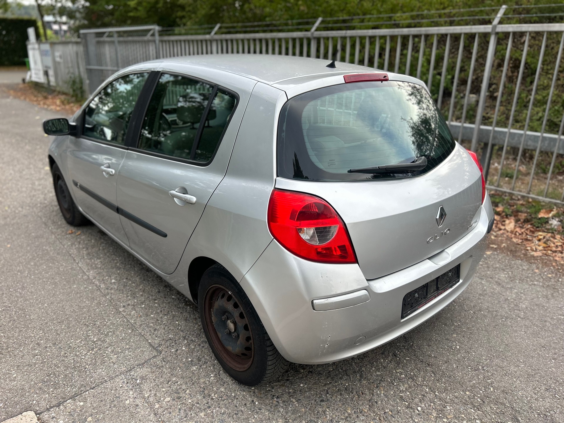 RENAULT Clio 1.6 16V Dynamique-image-3