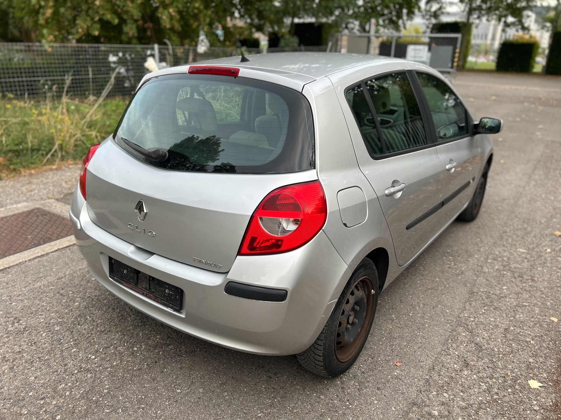 RENAULT Clio 1.6 16V Dynamique-image-4