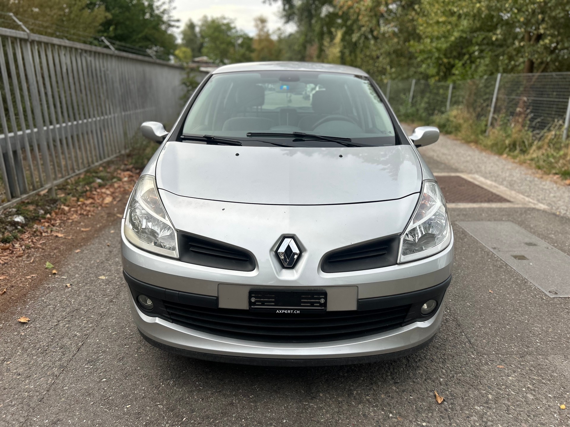 RENAULT Clio 1.6 16V Dynamique-image-1