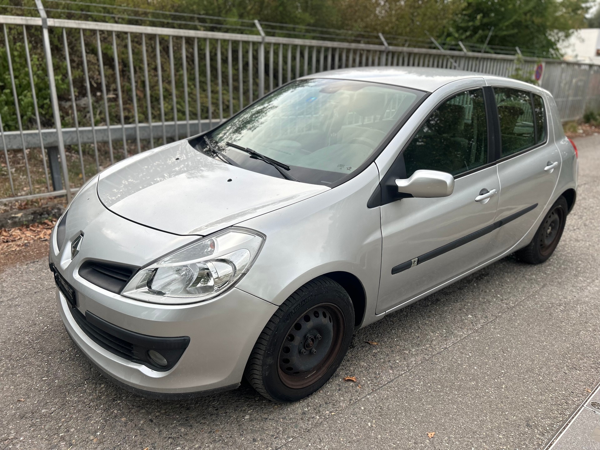 RENAULT Clio 1.6 16V Dynamique-image-0