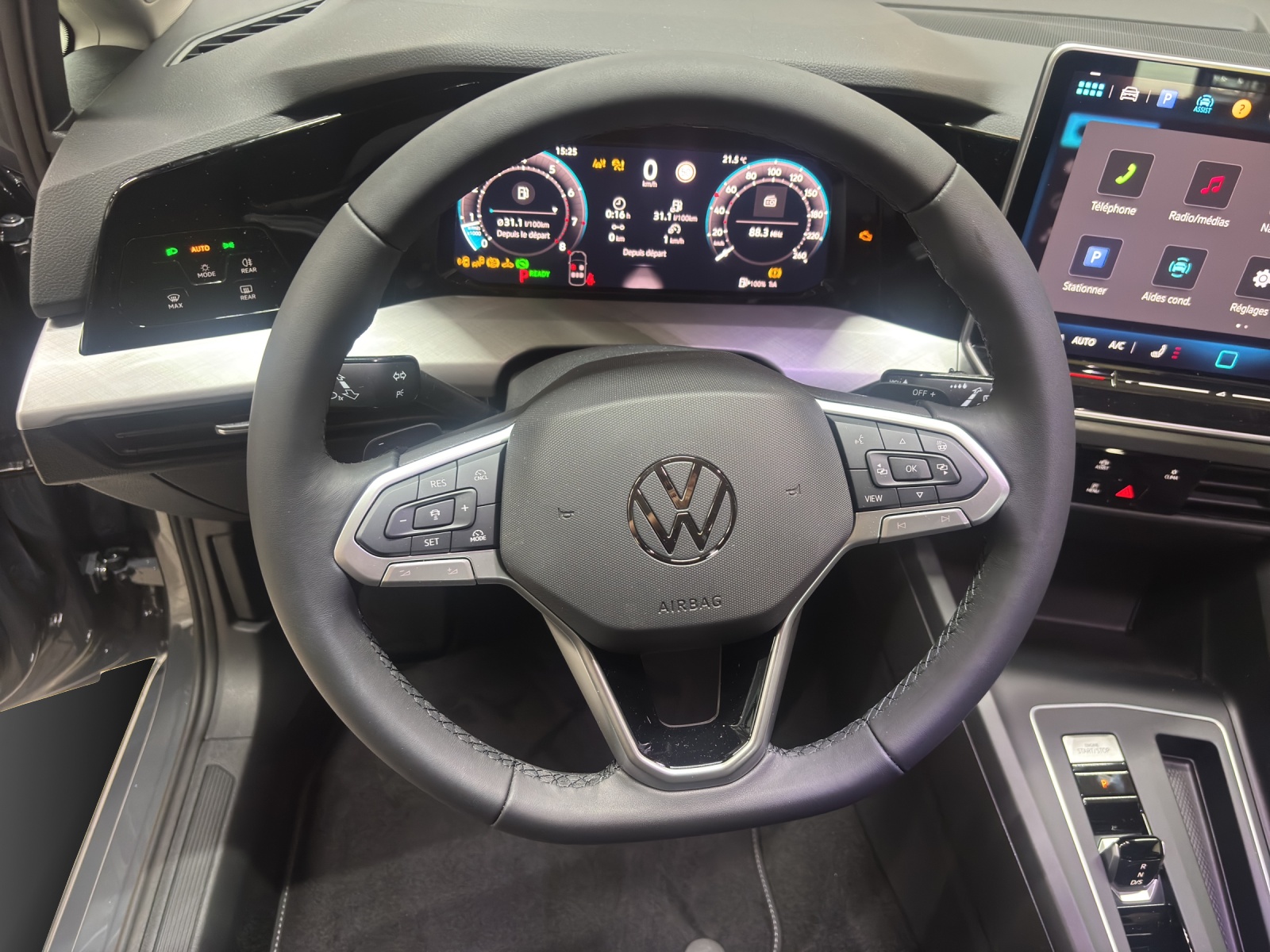 VW Golf 1.5 e TSI mHEV Value DSG-image-9