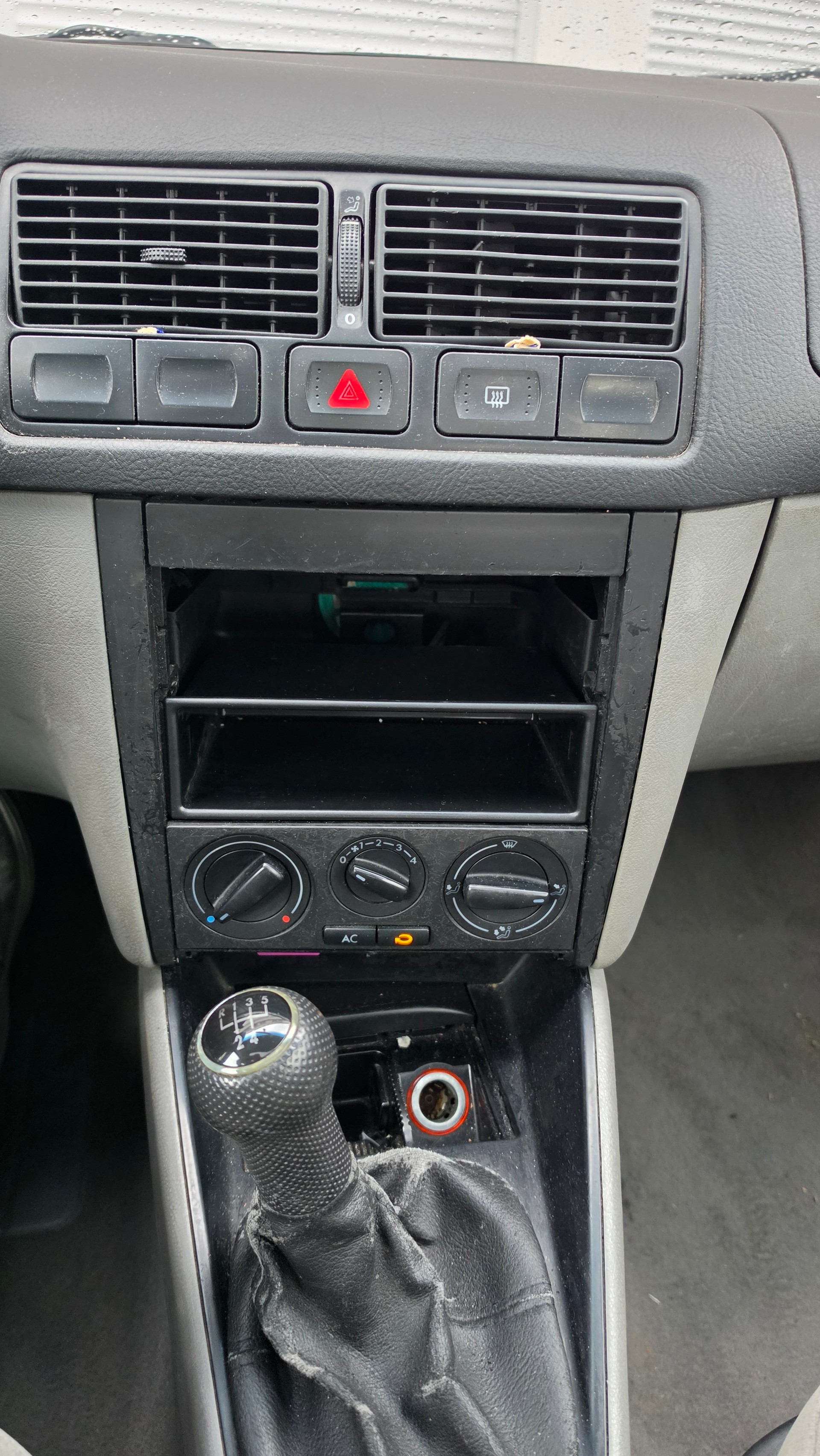 VW Golf 1.6-image-8