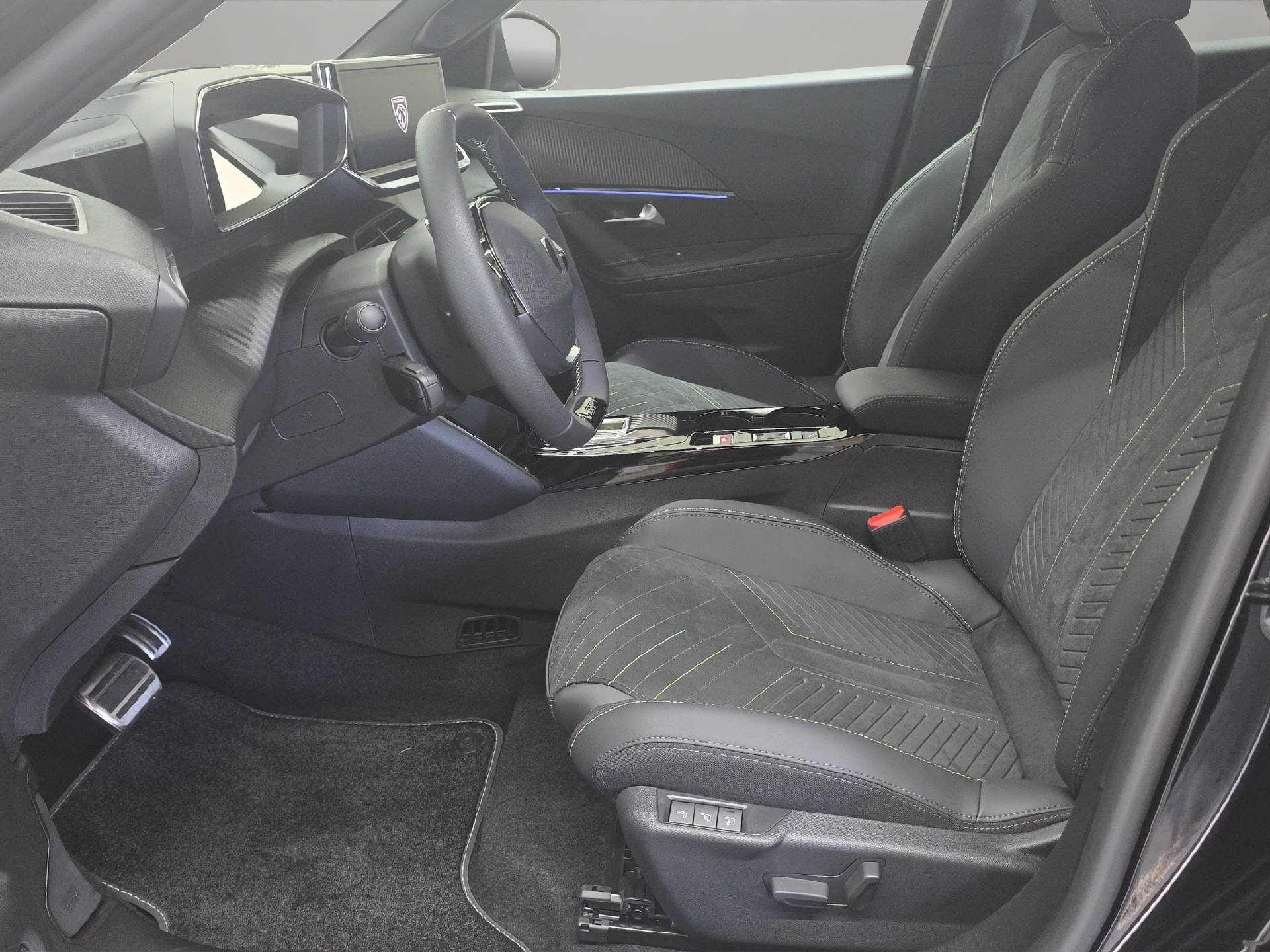 PEUGEOT 2008 1.2 Hybrid 145 GT Exclusive-image-5