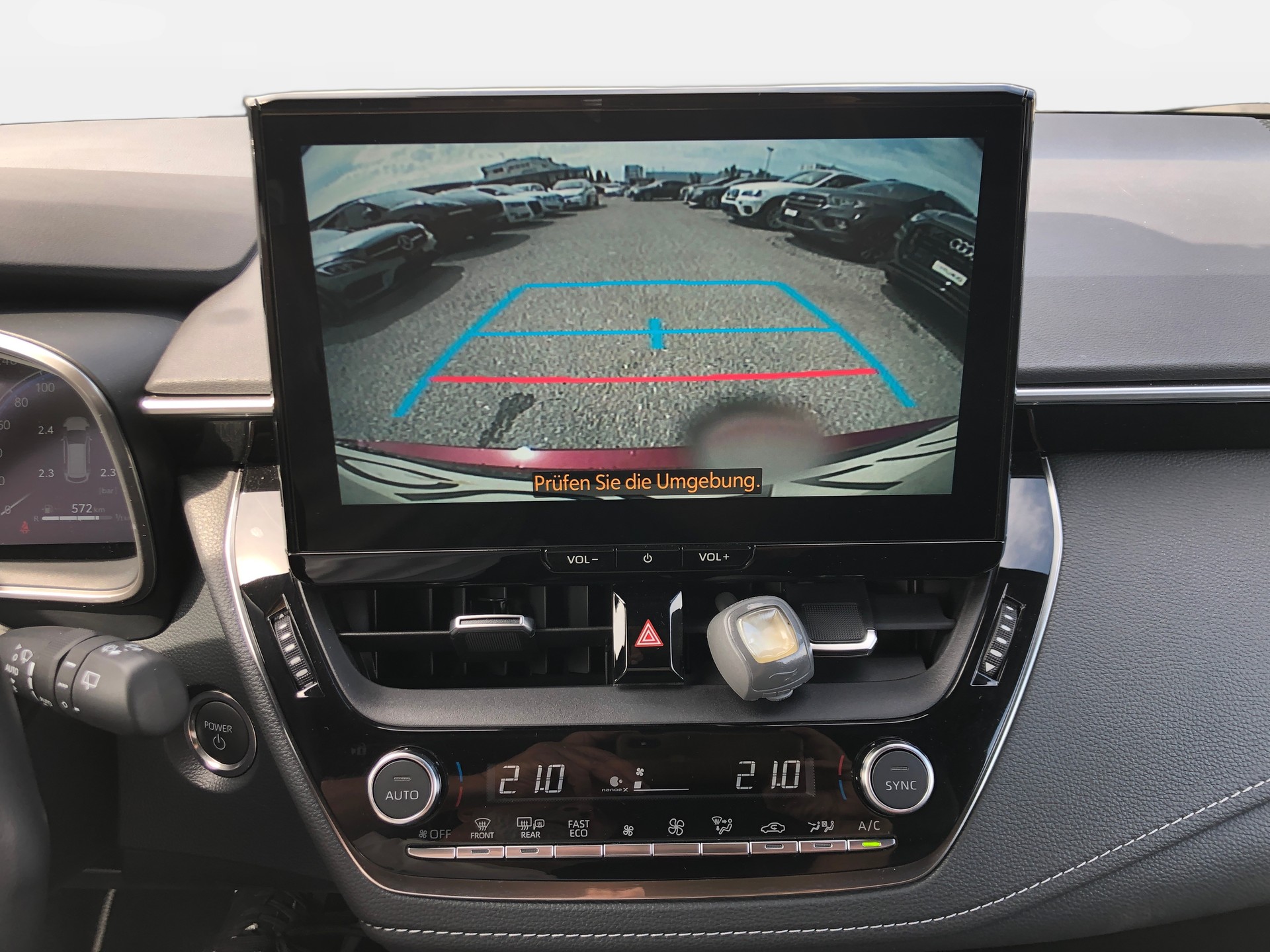 TOYOTA Corolla Touring Sports 2.0 HSD Trend e-CVT-image-8