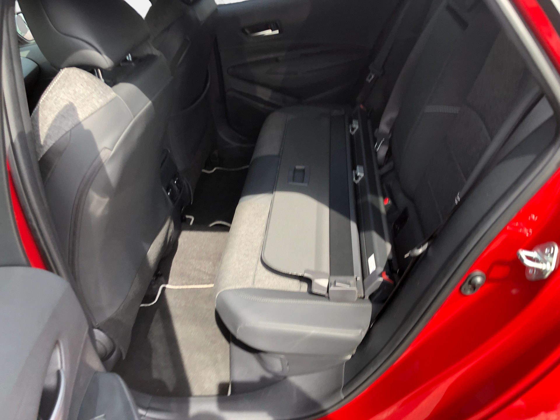 TOYOTA Corolla Touring Sports 2.0 HSD Trend e-CVT-image-13