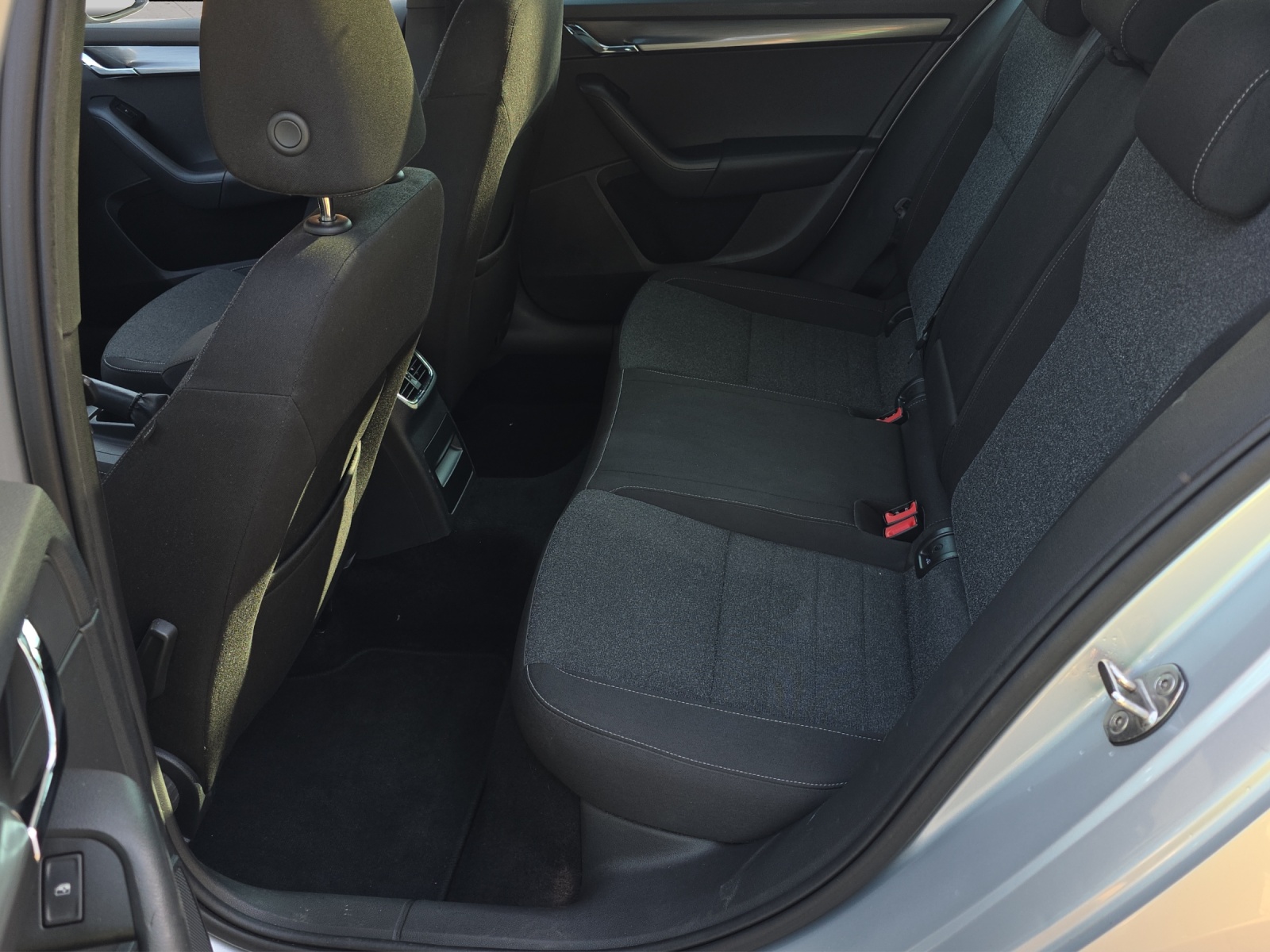 SKODA Octavia Combi 2.0 TSI Soleil 4x4 DSG-image-8