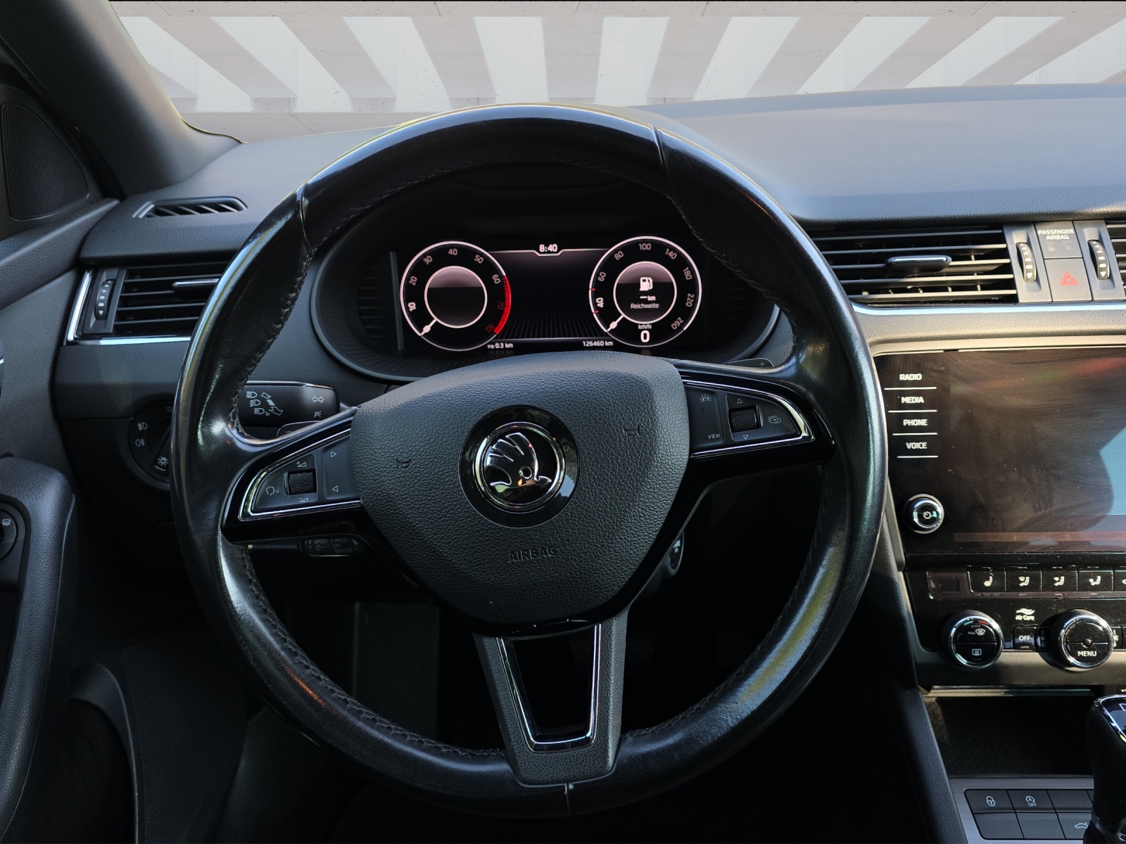 SKODA Octavia Combi 2.0 TSI Soleil 4x4 DSG-image-5