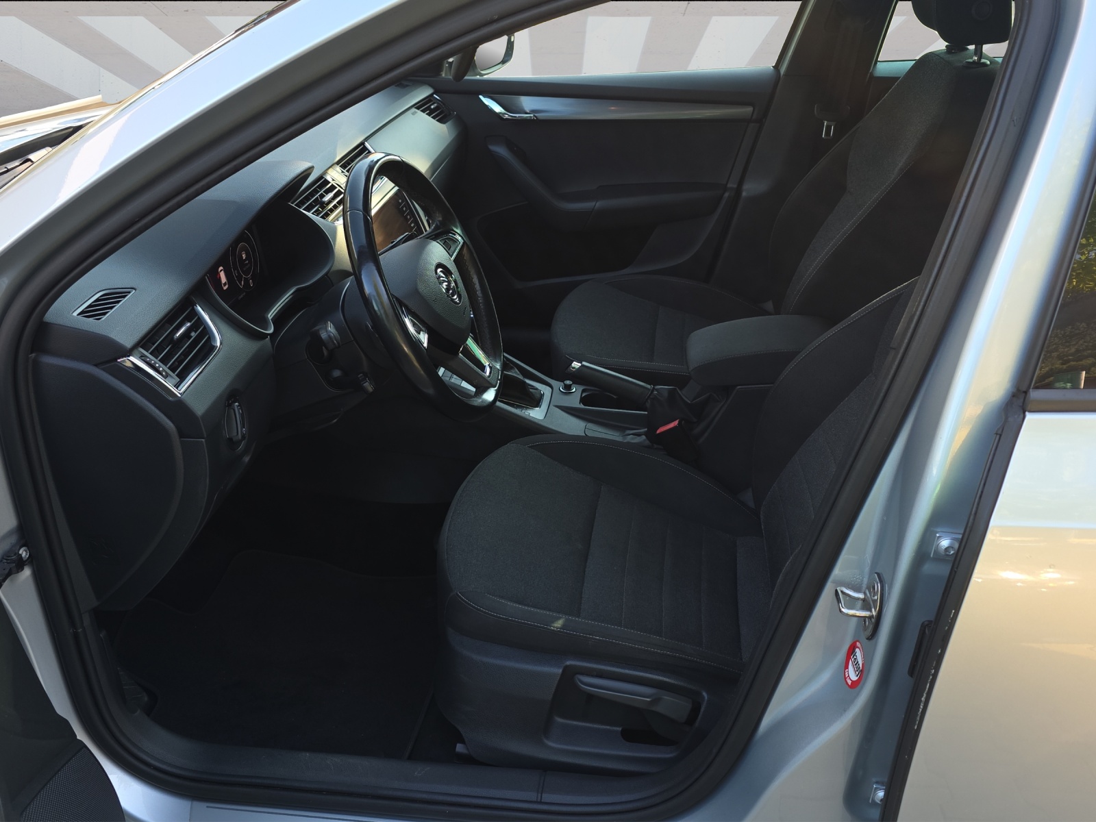 SKODA Octavia Combi 2.0 TSI Soleil 4x4 DSG-image-4