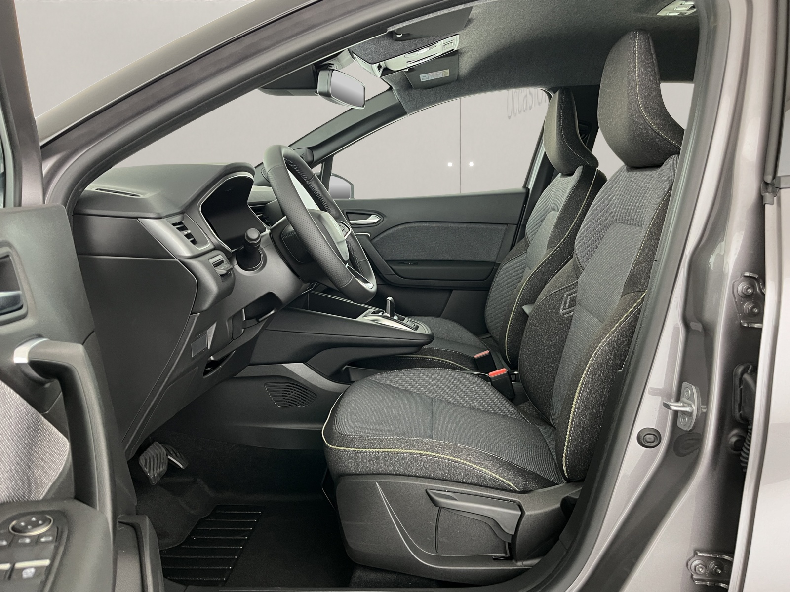 RENAULT Captur 1.8 E-Tech techno-image-7