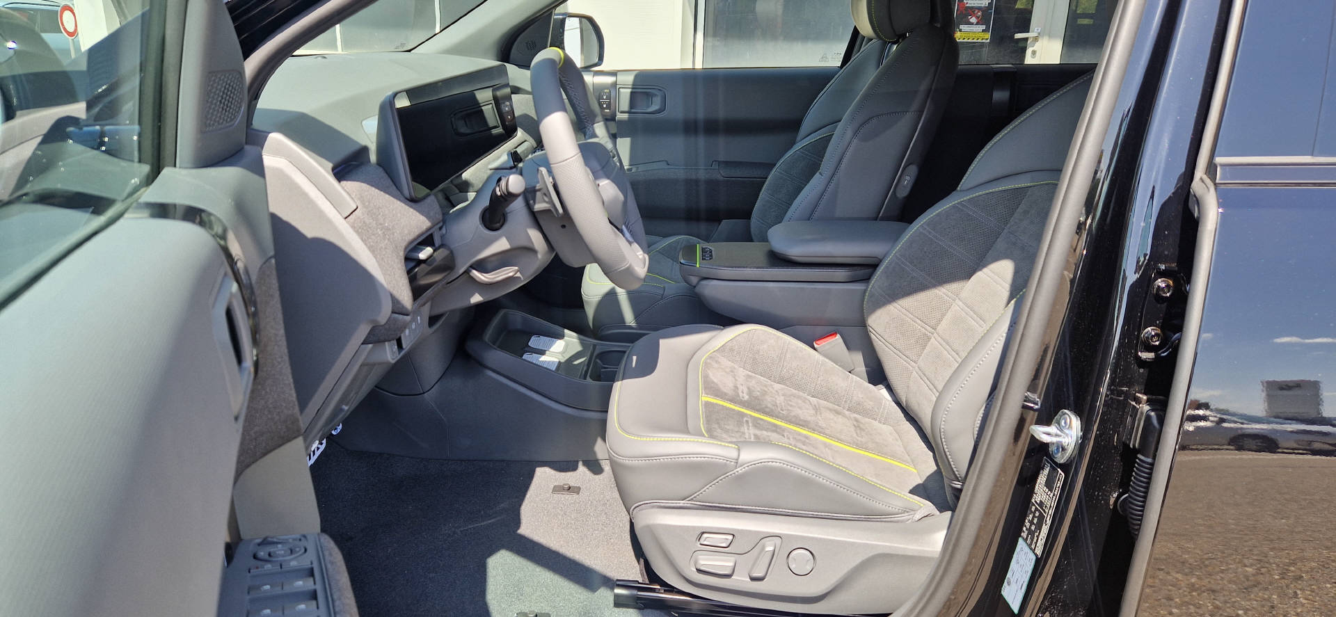 KIA EV3 81 kWh GT 4x4-image-4