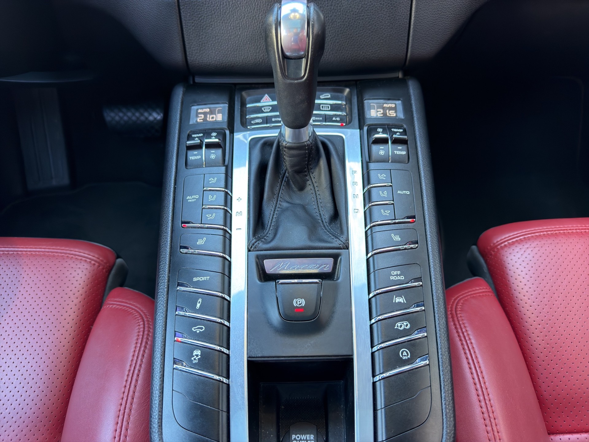 PORSCHE Macan GTS PDK-image-18