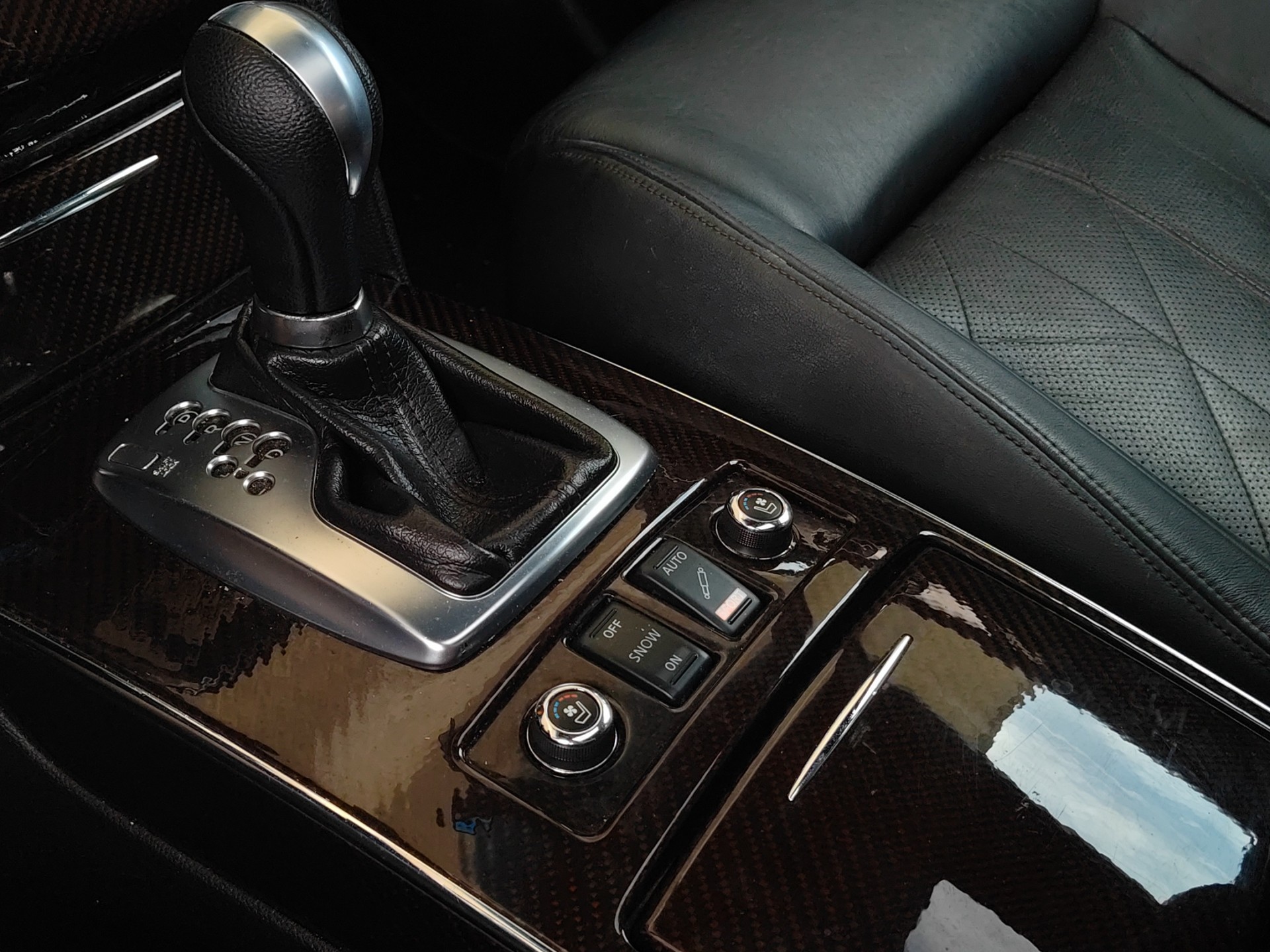 INFINITI FX50 S AWD Limited Edition Automatic-image-29