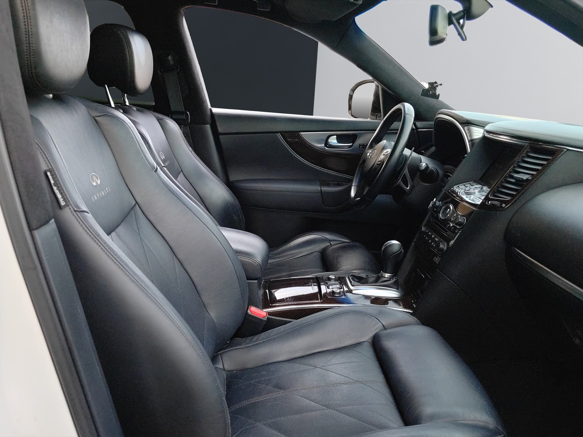 INFINITI FX50 S AWD Limited Edition Automatic-image-16