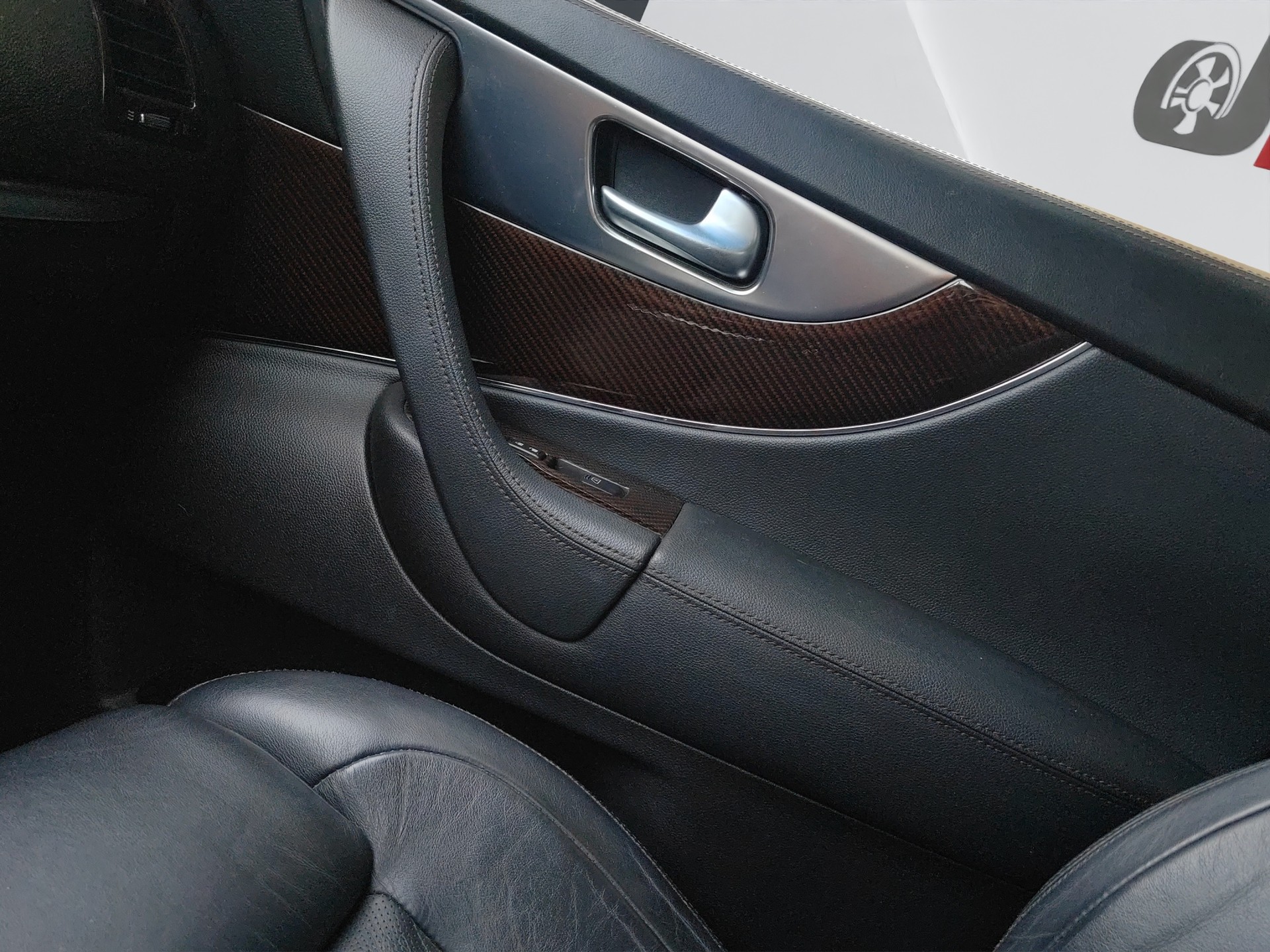 INFINITI FX50 S AWD Limited Edition Automatic-image-24