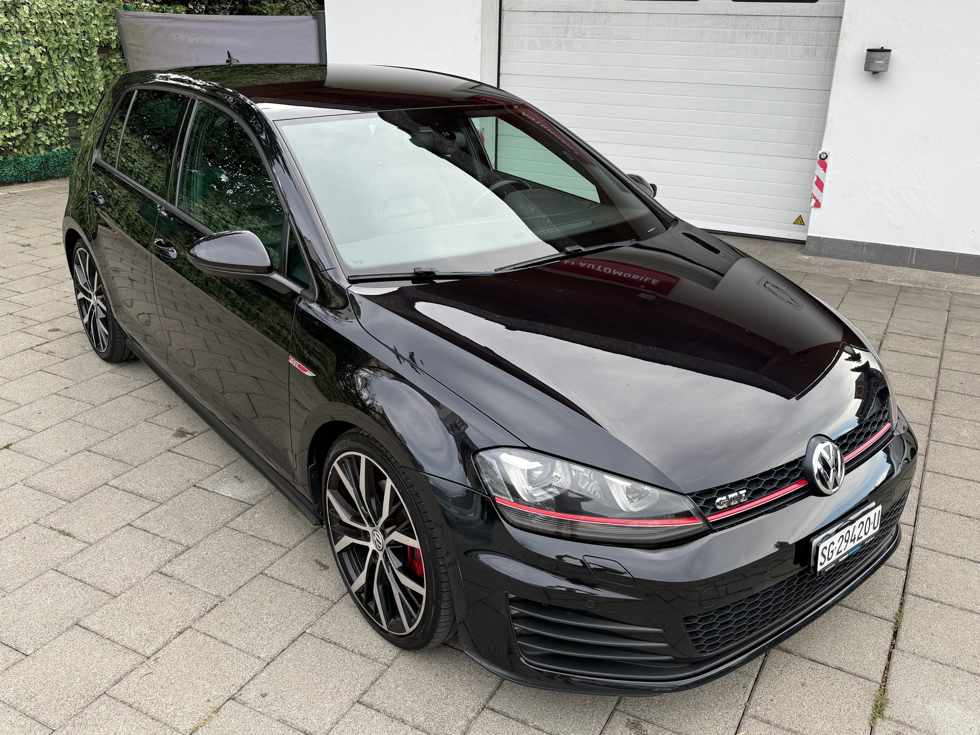 VW Golf 2.0 TSI GTI DSG-image-13