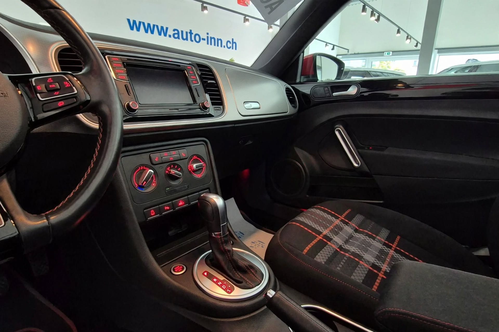 VW Beetle Cabrio 1.2 TSI BMT Design DSG - AUTOMATICA-image-7