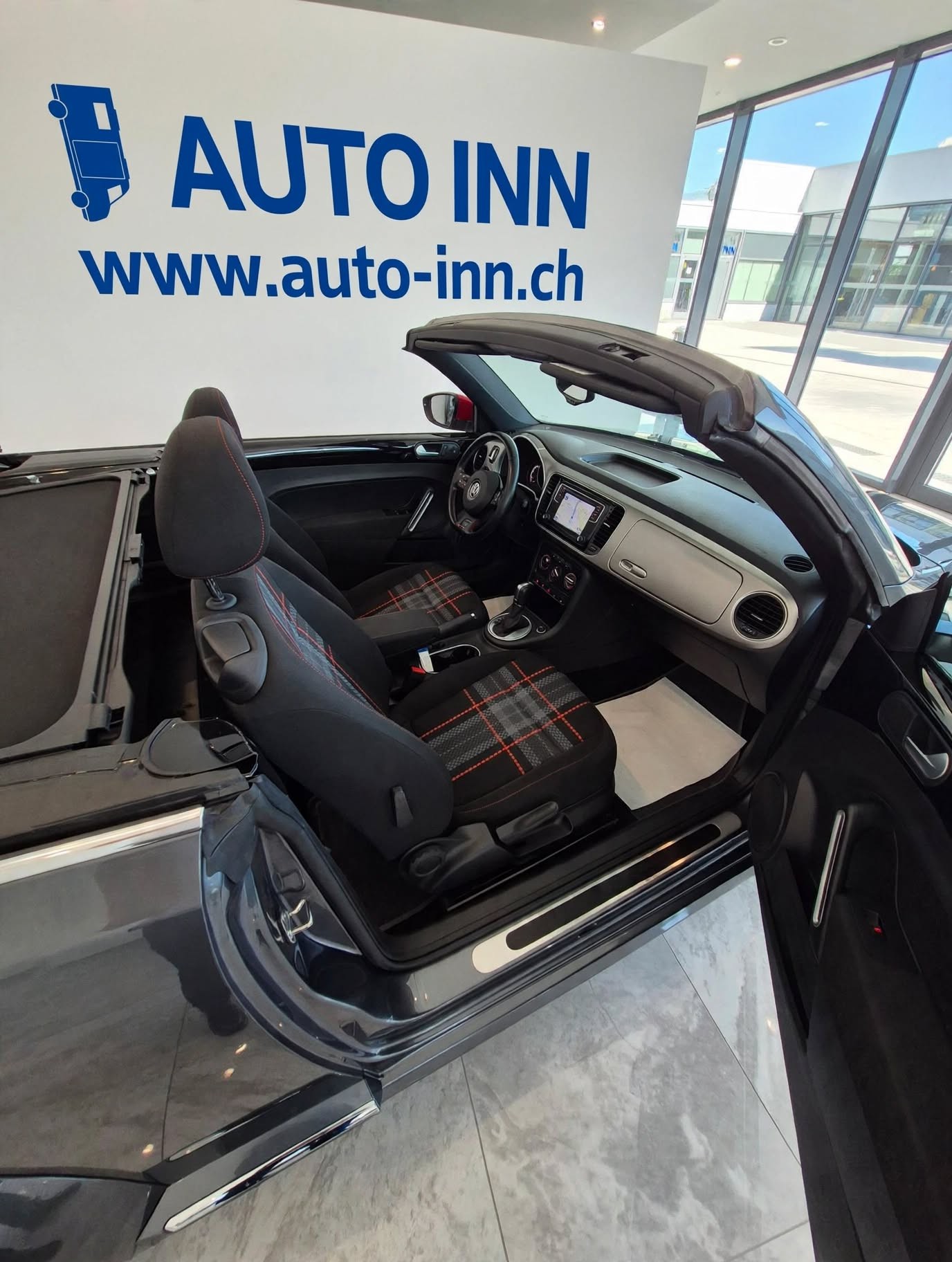 VW Beetle Cabrio 1.2 TSI BMT Design DSG - AUTOMATICA-image-6