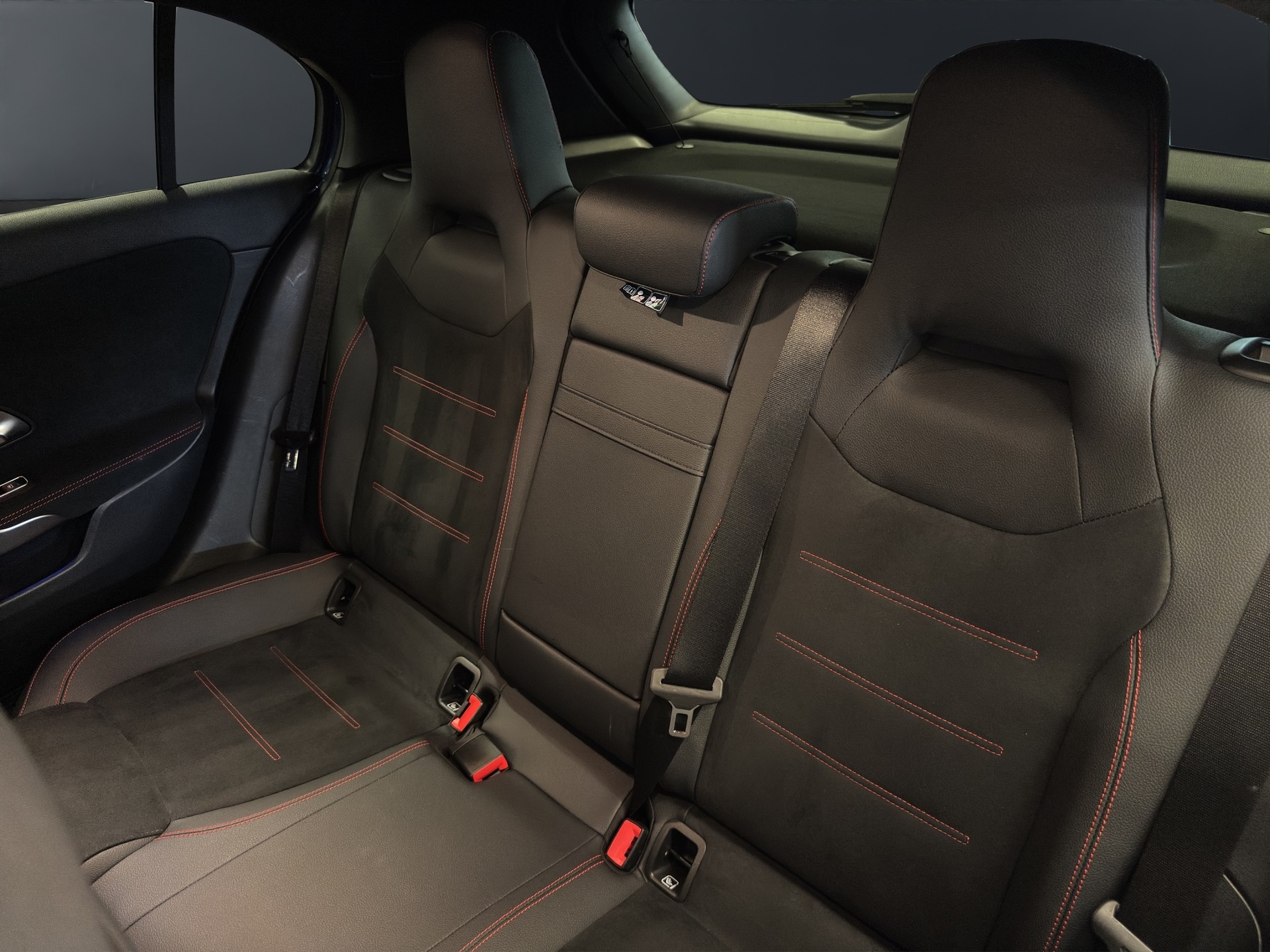 MERCEDES-BENZ A 200 7G-DCT-image-14
