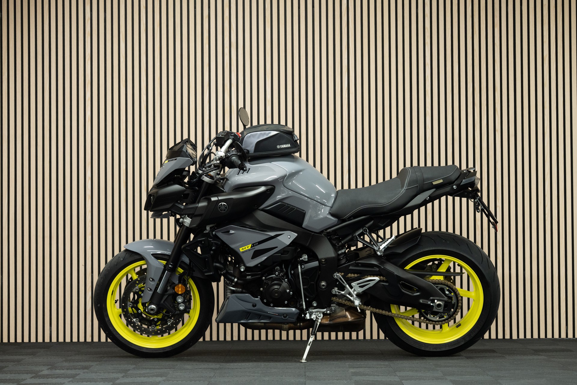 YAMAHA MT-10-showroom-element-1