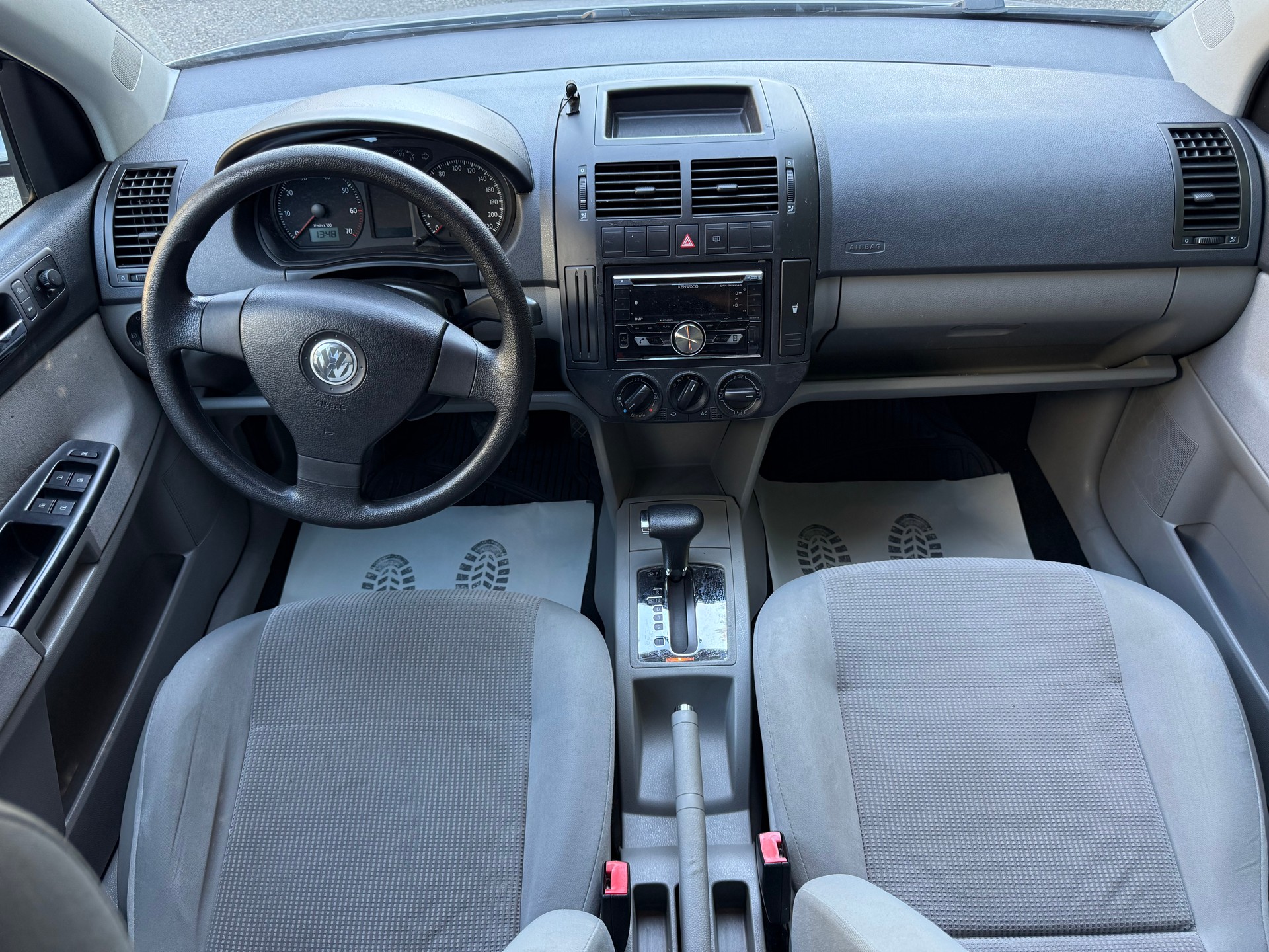 VW Polo 1.4 16V Trendline Automatic-image-4